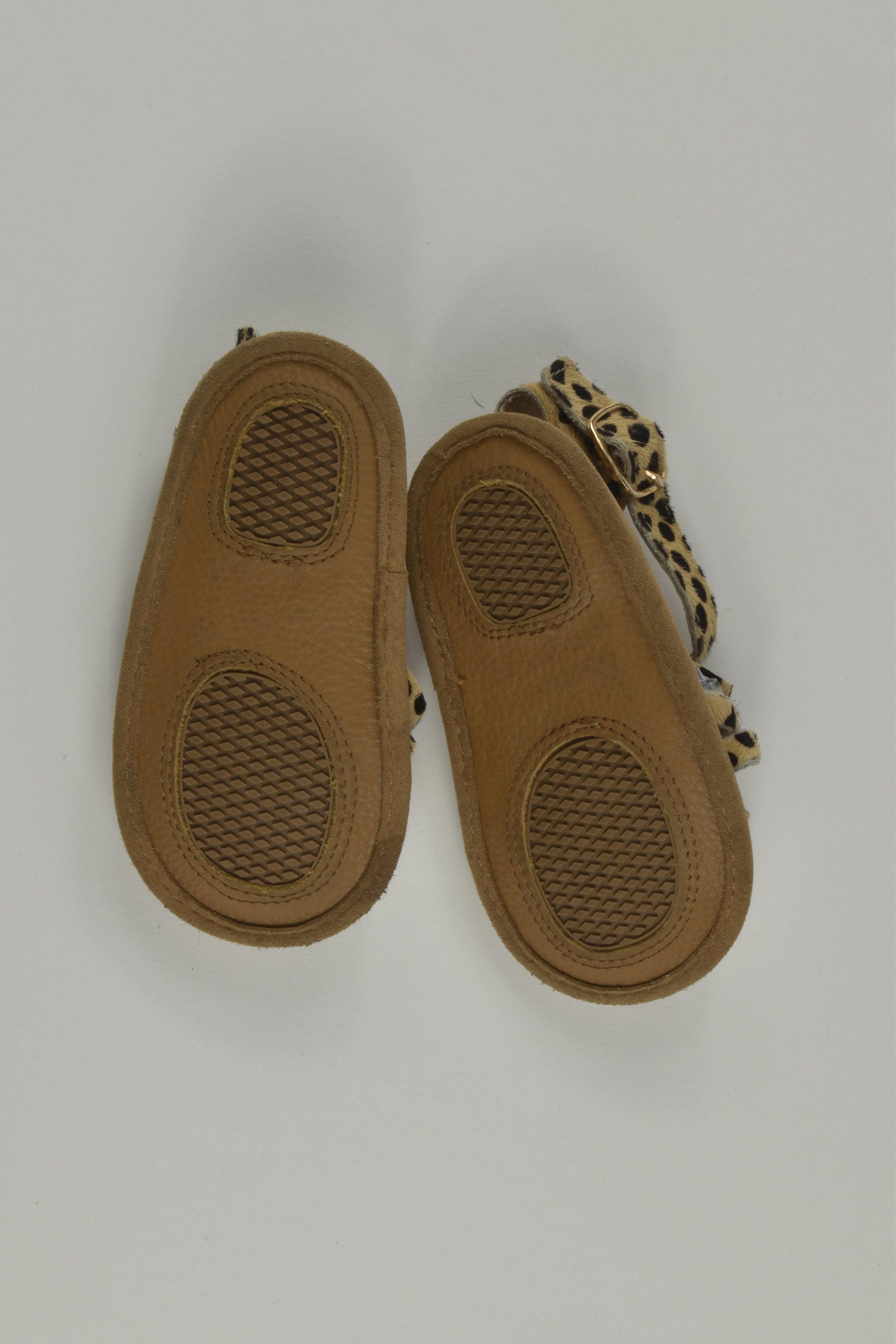 NEW Fawn and Finch Size UK 5 Leather Flexible Sole Sandals