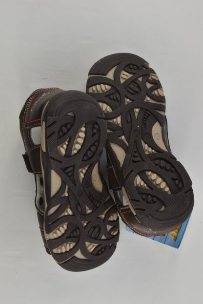 NEW Grosby Size US 12 Leather Sandals