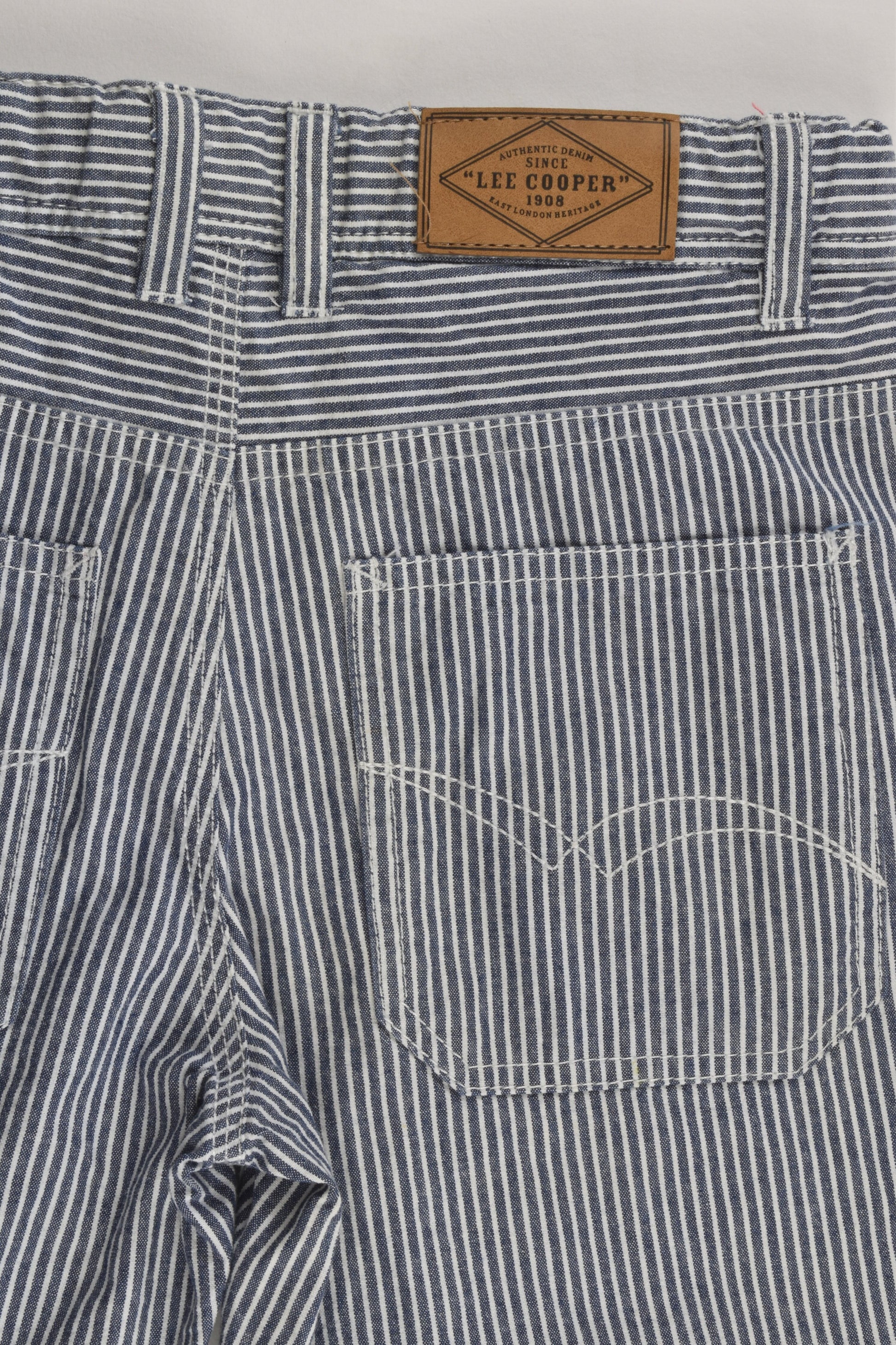 NEW Lee Cooper Size 8 Lightweight Striped Shorts