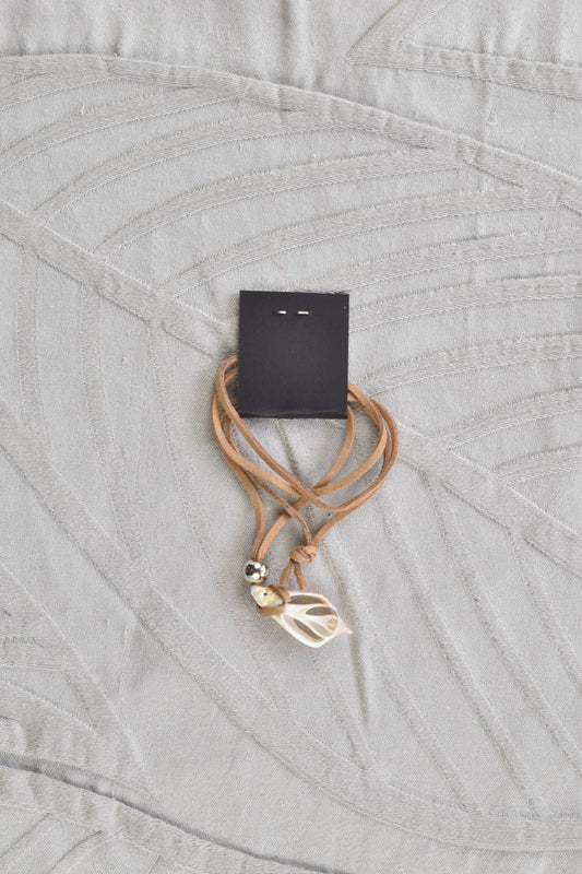 NEW Pinch and Spoon Shell necklace Caramel