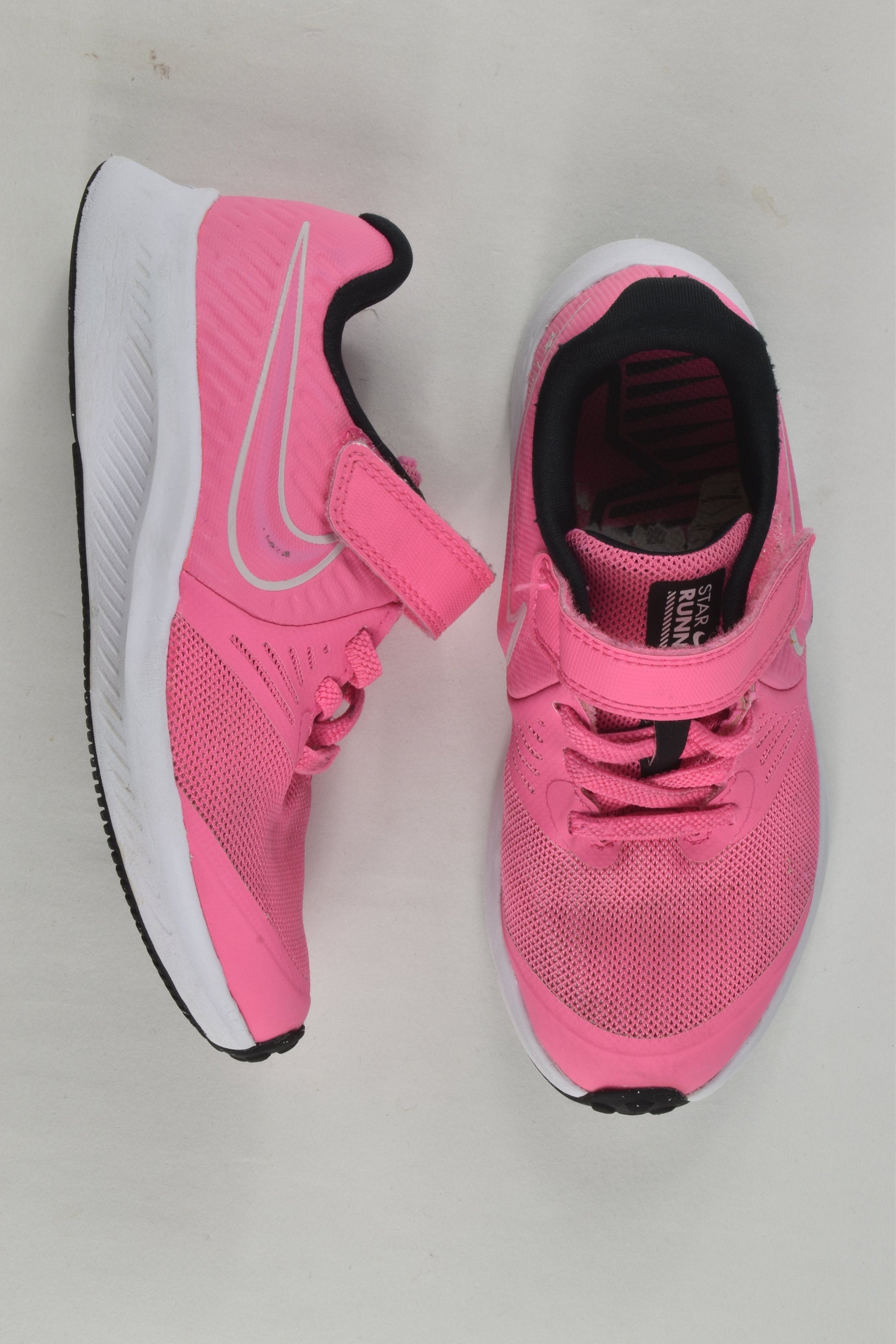 Nike Size UK 10.5 Star Runner Sneakers
