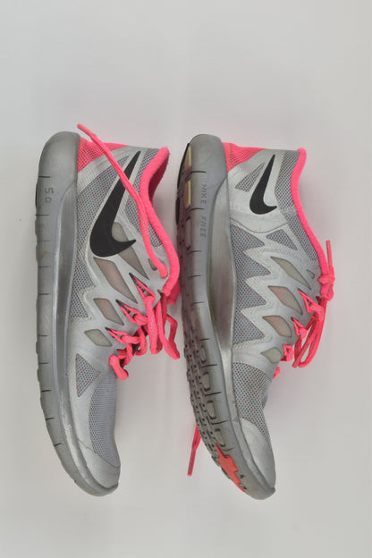 Nike Size UK 4.5 Shoes