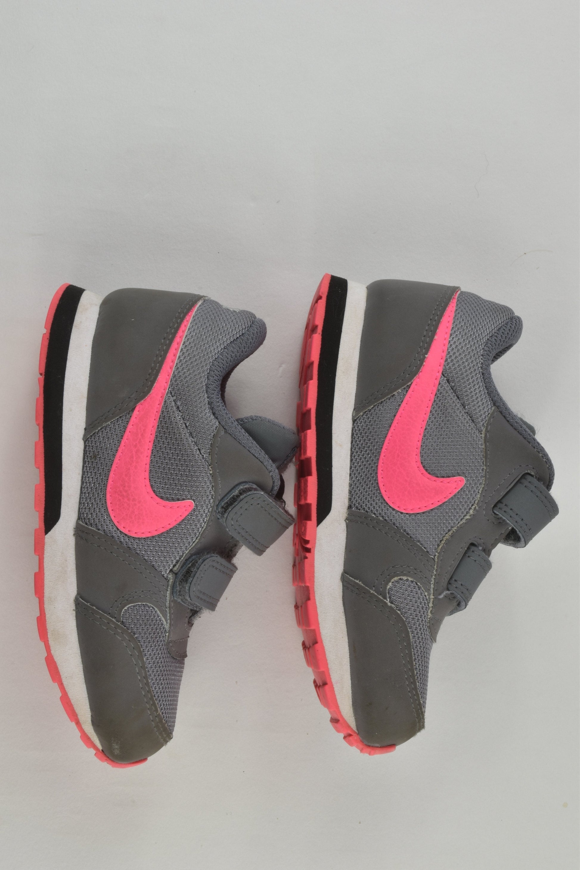 Nike Size UK 7.5 MD Runner 2 Shoes
