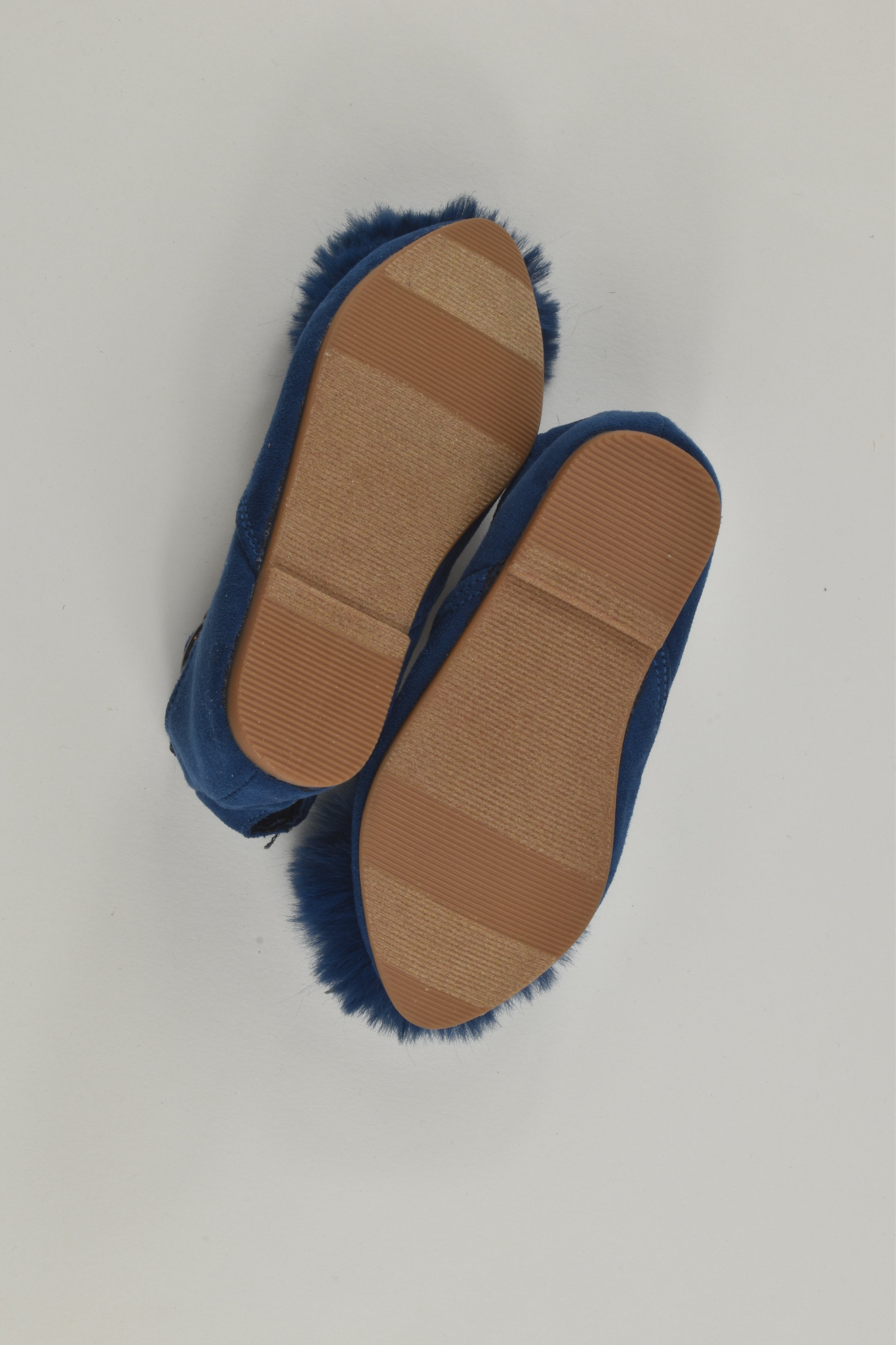 Old navy pom online pom slippers