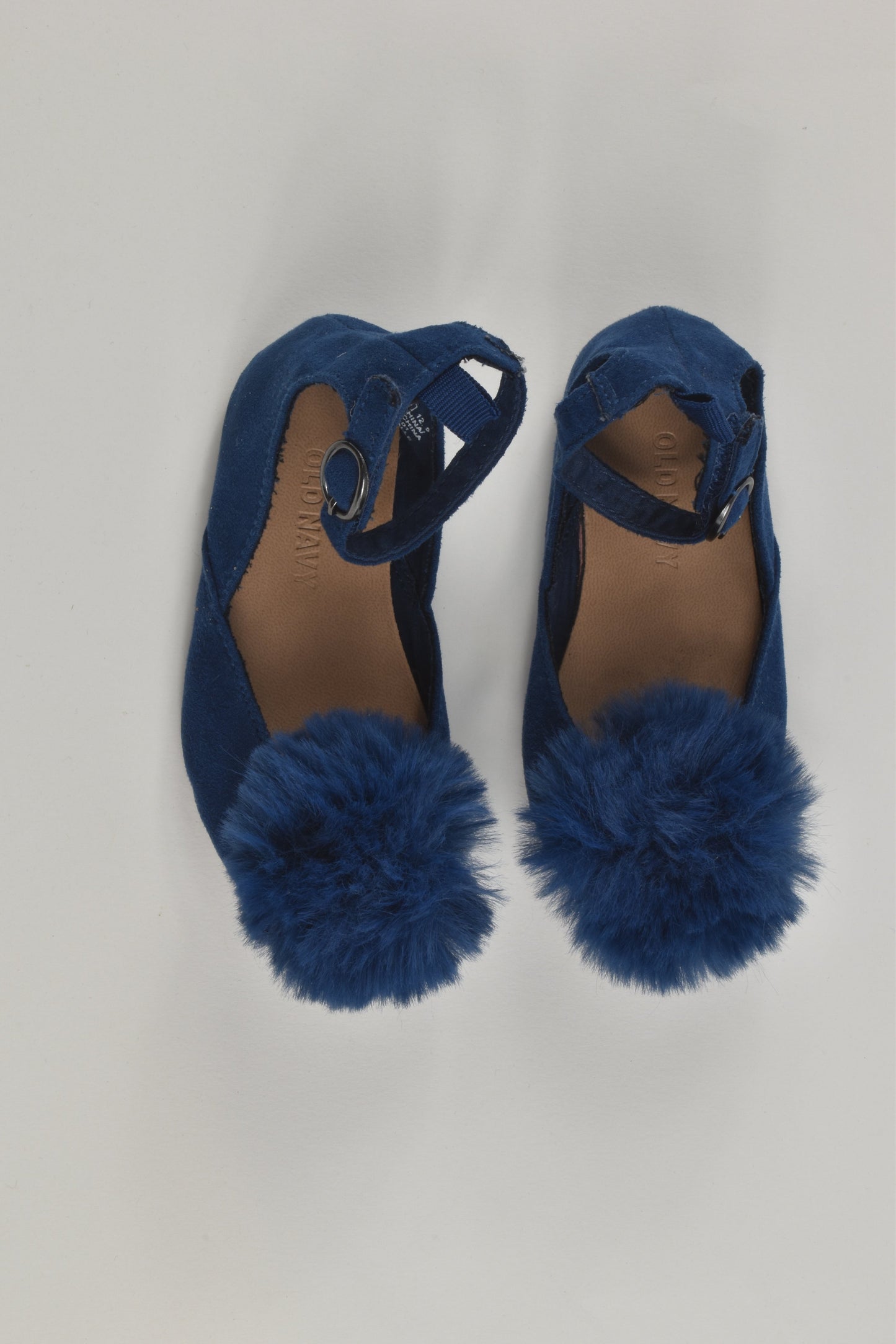 Old Navy Size 5 Pom Pom Shoes