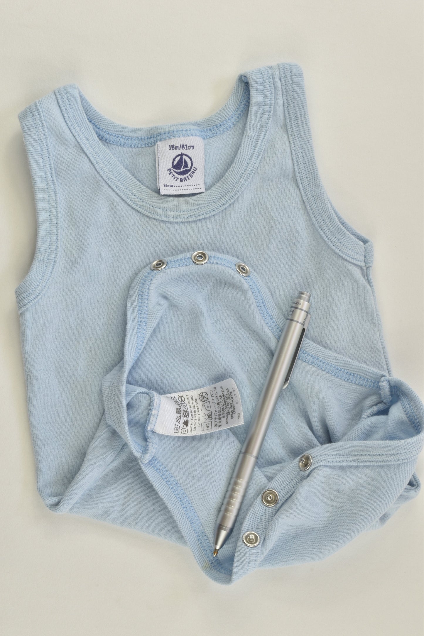 Petit Bateau (France) Size 0-1 (18 months, 81 cm) Bodysuit