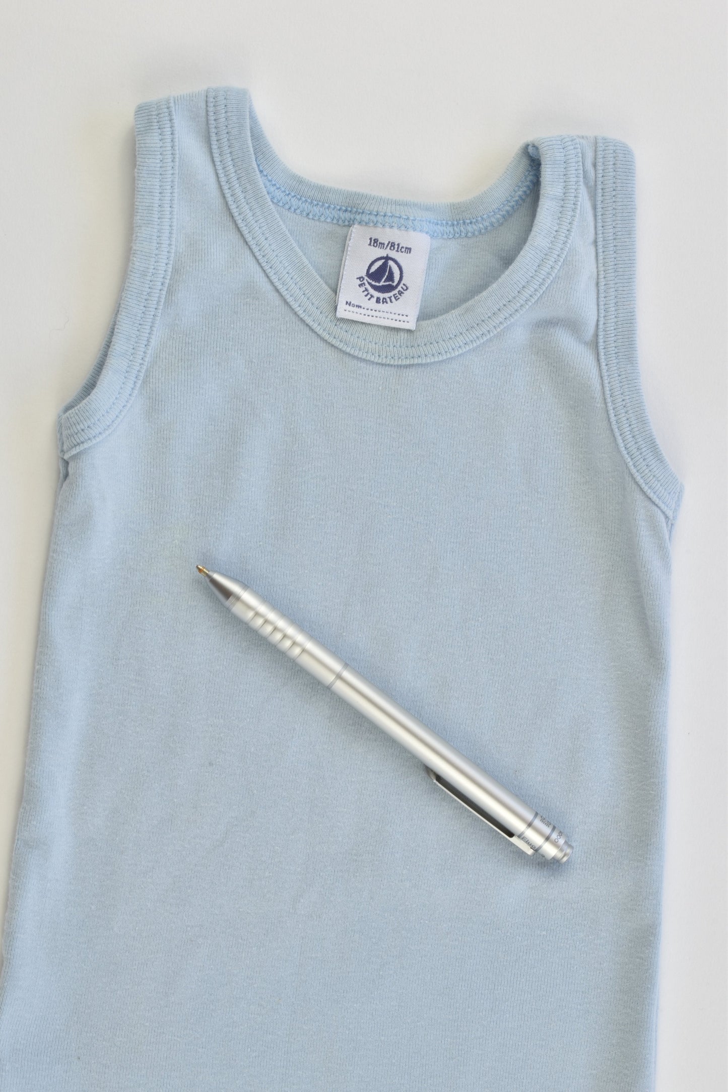 Petit Bateau (France) Size 0-1 (18 months, 81 cm) Bodysuit