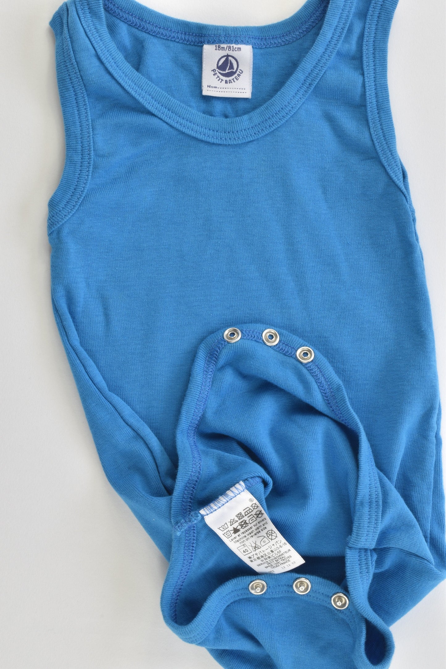Petit Bateau (France) Size 0-1 (18 months, 81 cm) Bodysuit