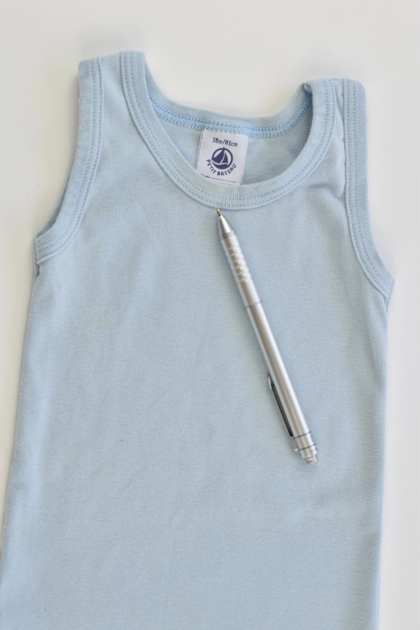 Petit Bateau (France) Size 0-1 (18 months, 81 cm) Bodysuit