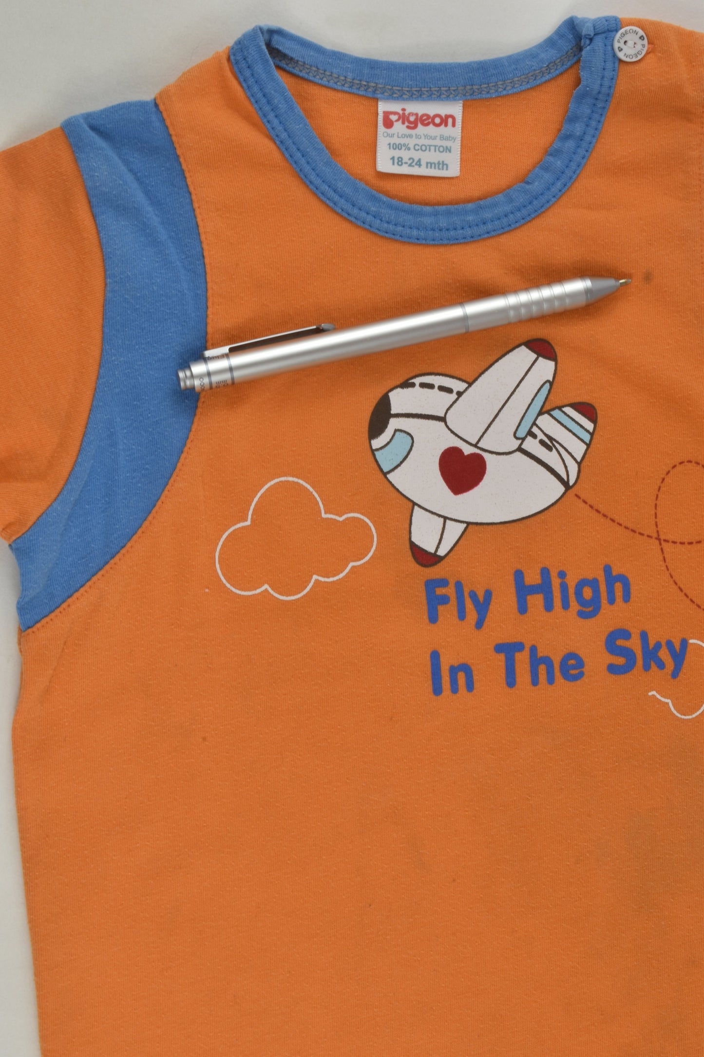 Pigeon Size 2 'Fly High In The Sky' T-shirt