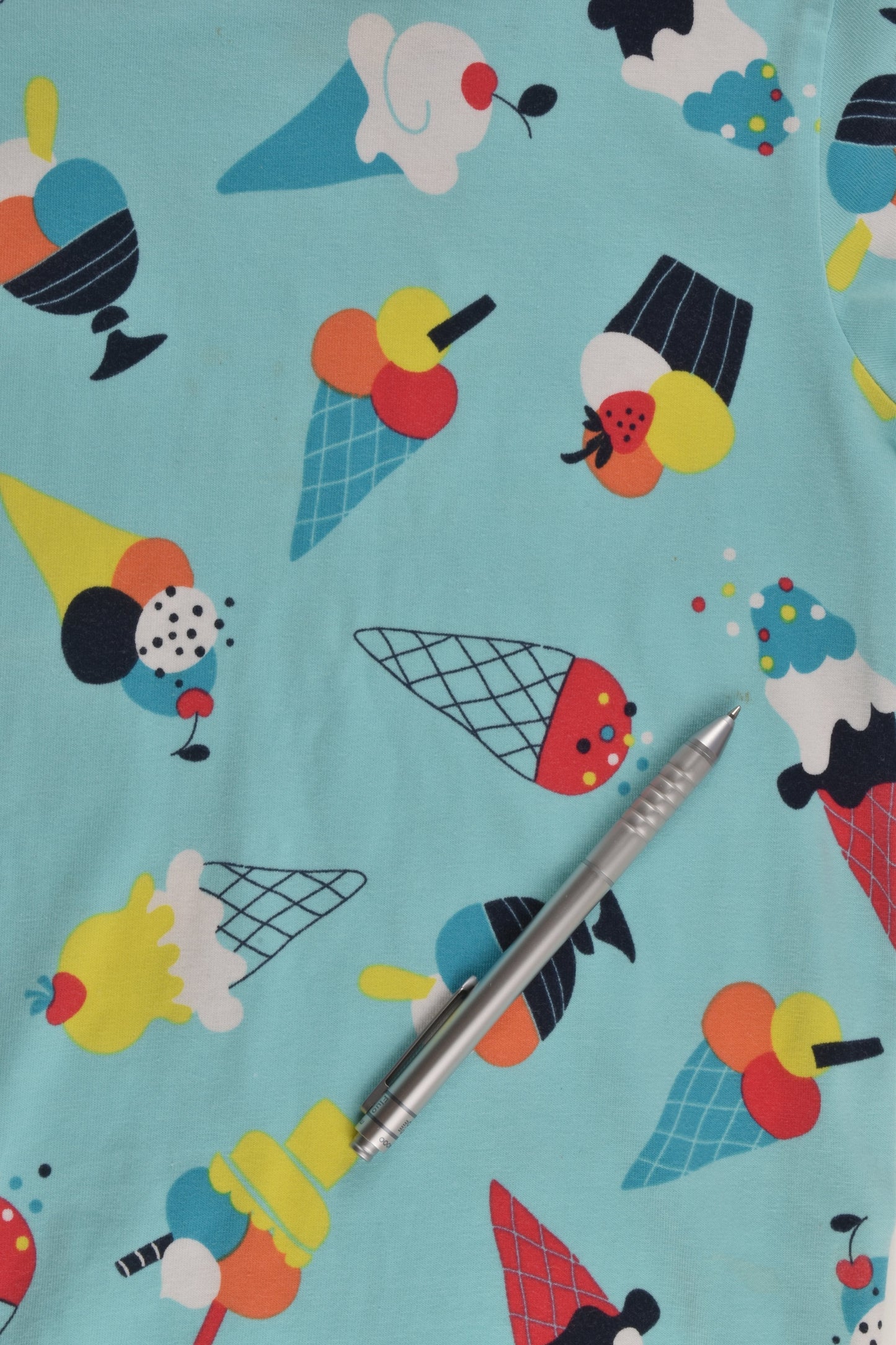 Polarn O. Pyret Size 4-6 (110/116 cm) Ice Cream T-shirt
