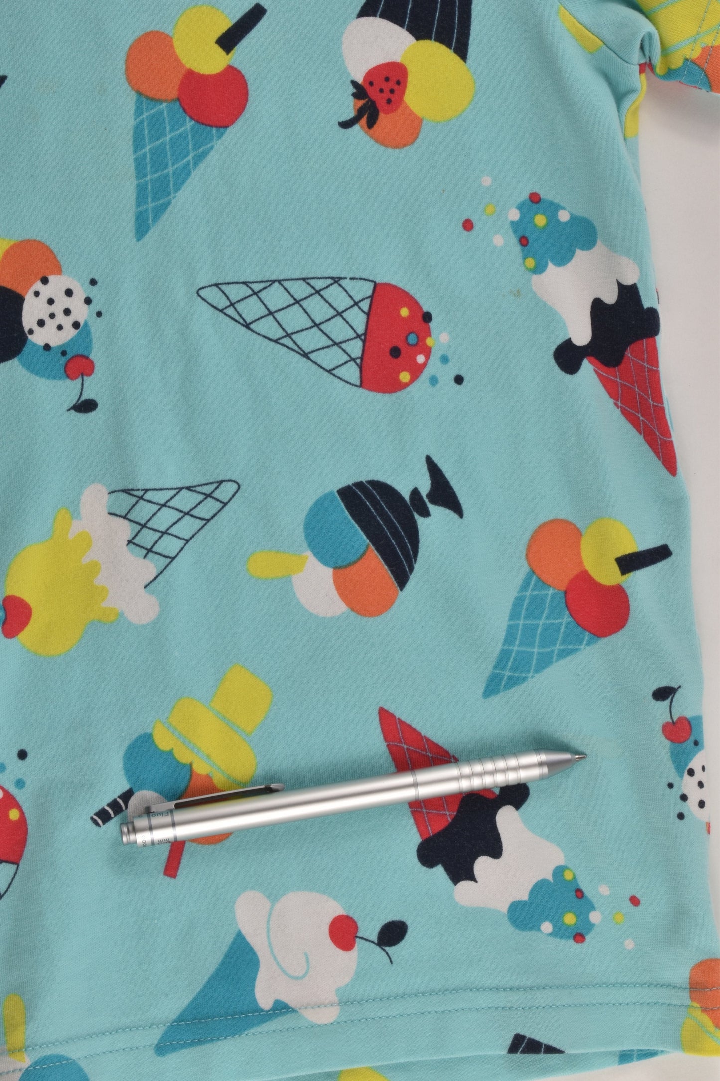 Polarn O. Pyret Size 4-6 (110/116 cm) Ice Cream T-shirt