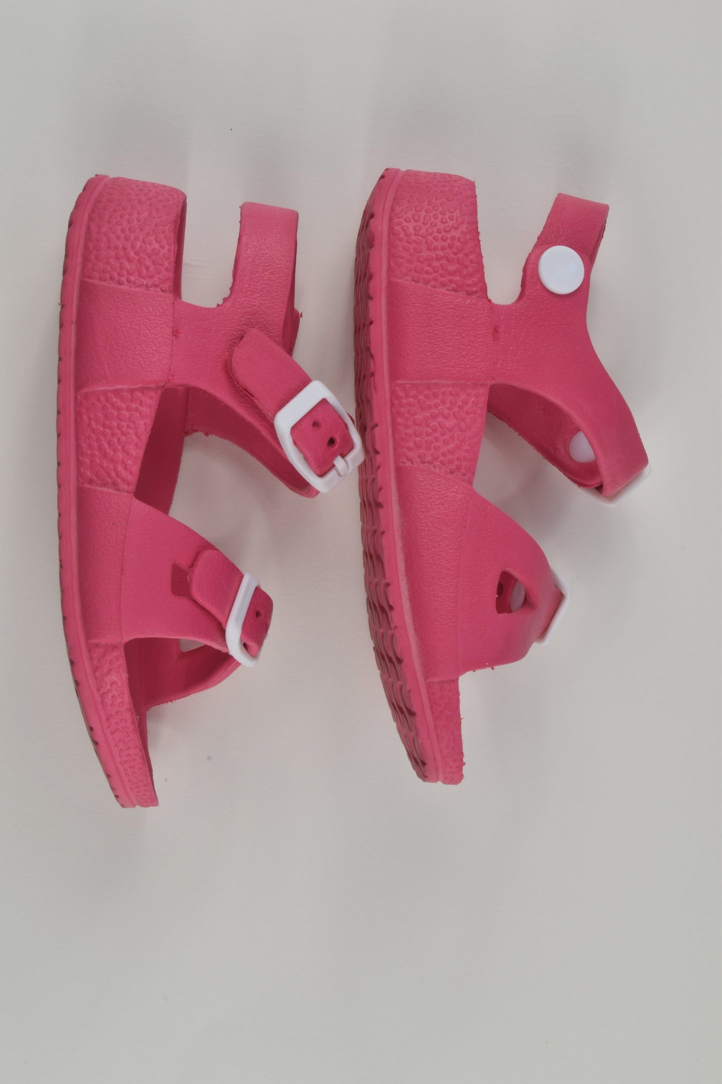 Raider Sports Size 8 Sandals