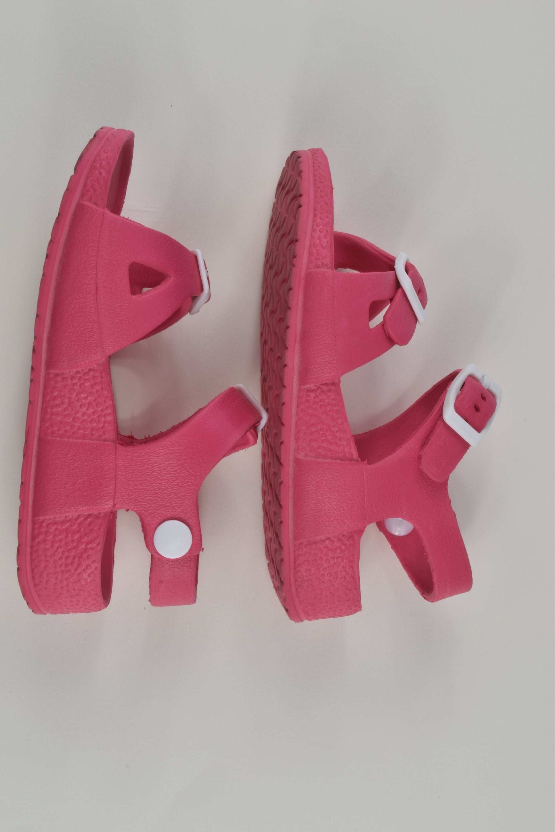 Raider Sports Size 8 Sandals