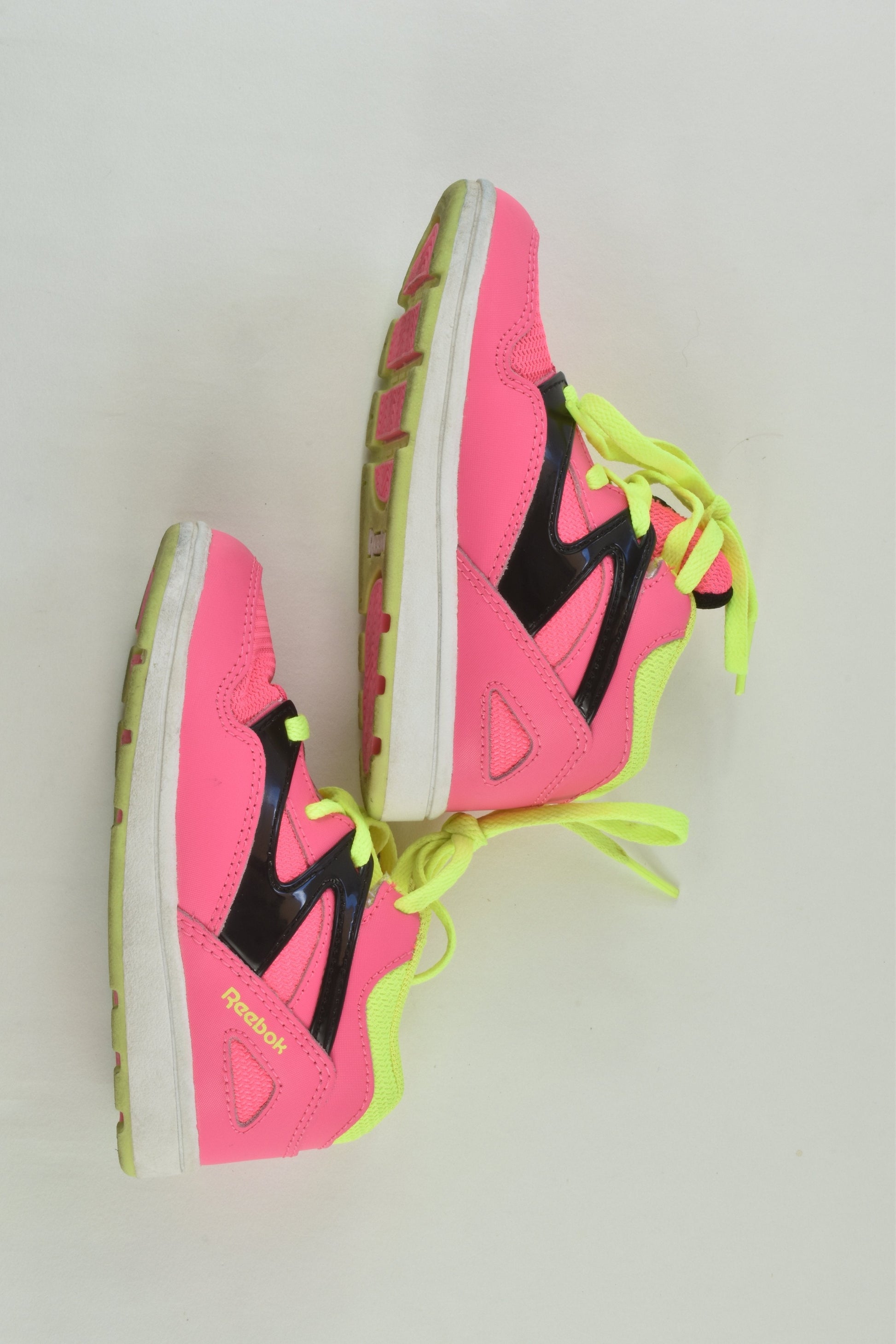 Reebok Size UK 7.5 Peek N' Fit Shoes