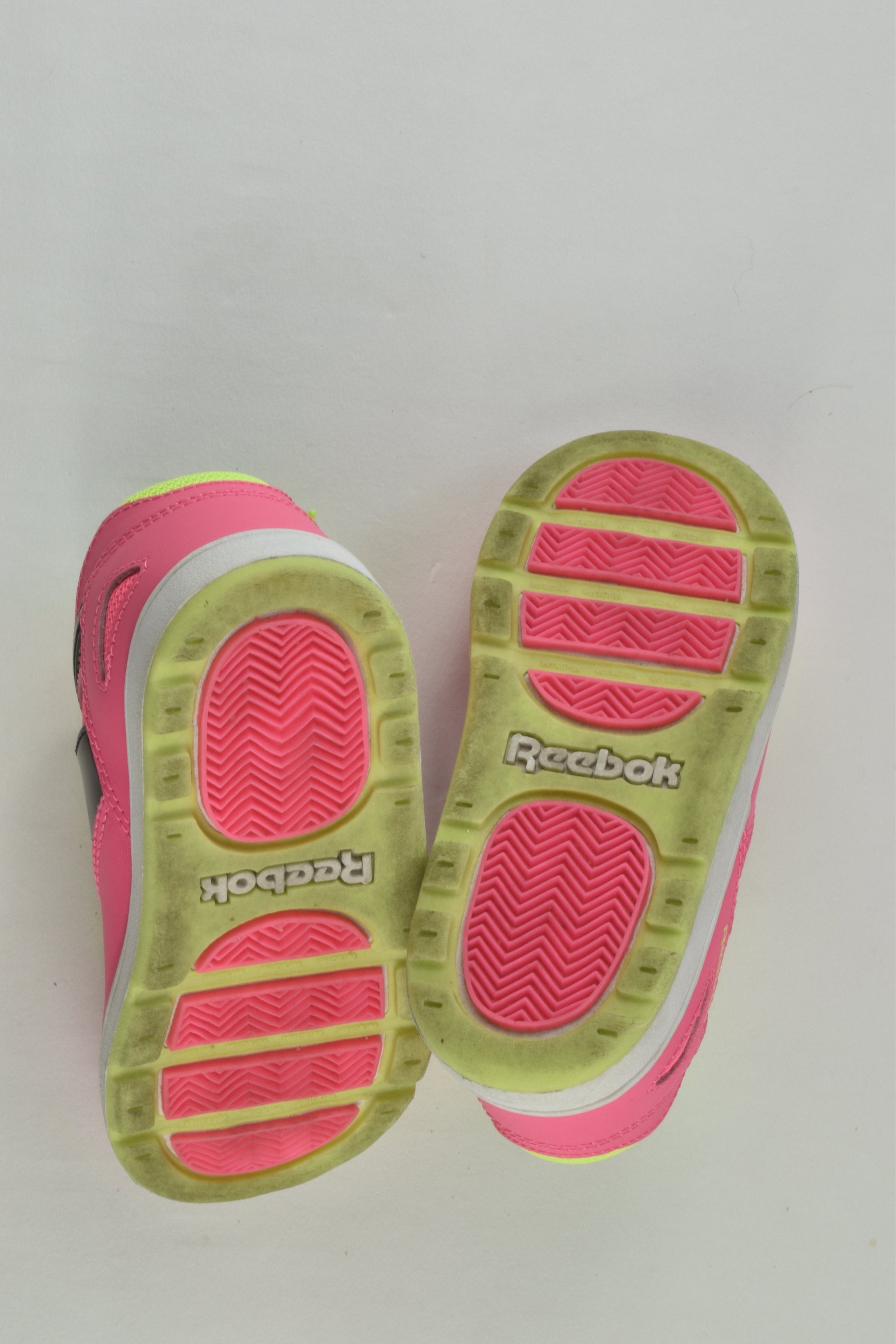 Reebok Size UK 7.5 Peek N' Fit Shoes