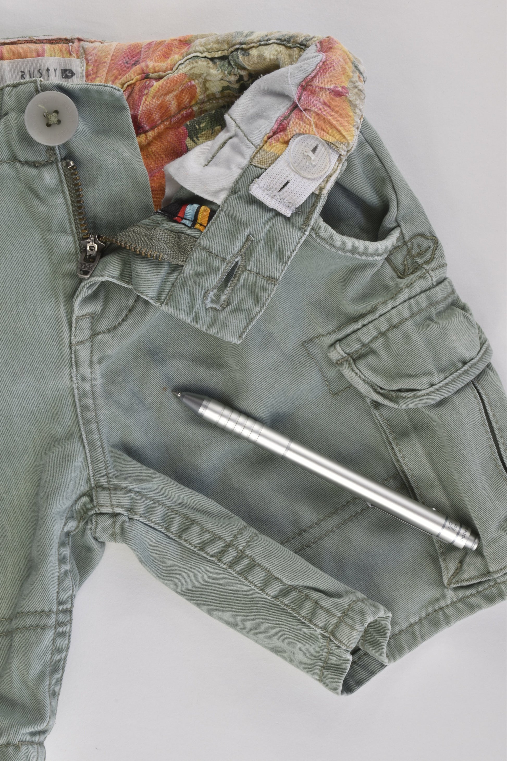 Rusty Size 4 Shorts