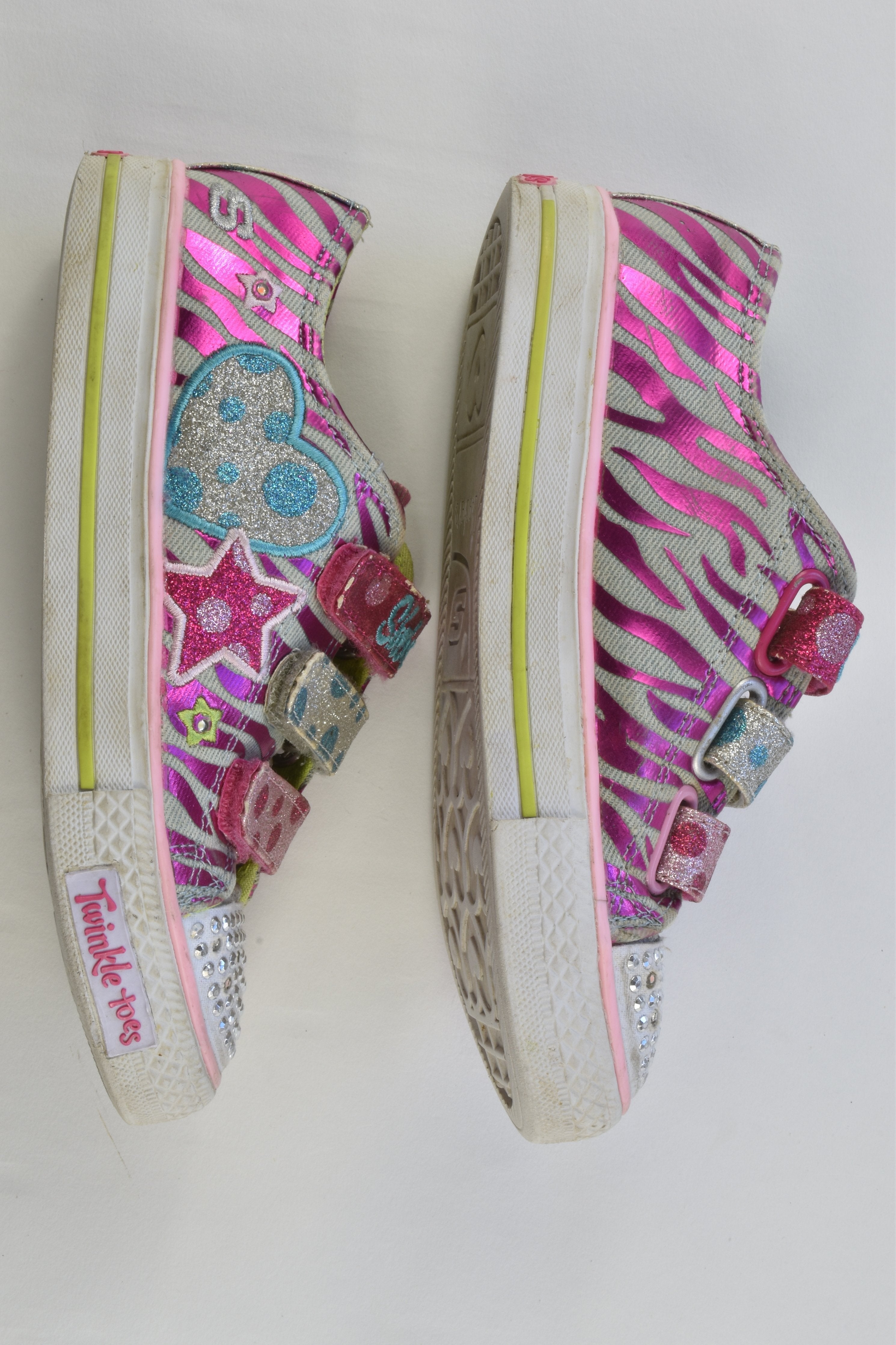 Skechers twinkle hotsell toes size 3