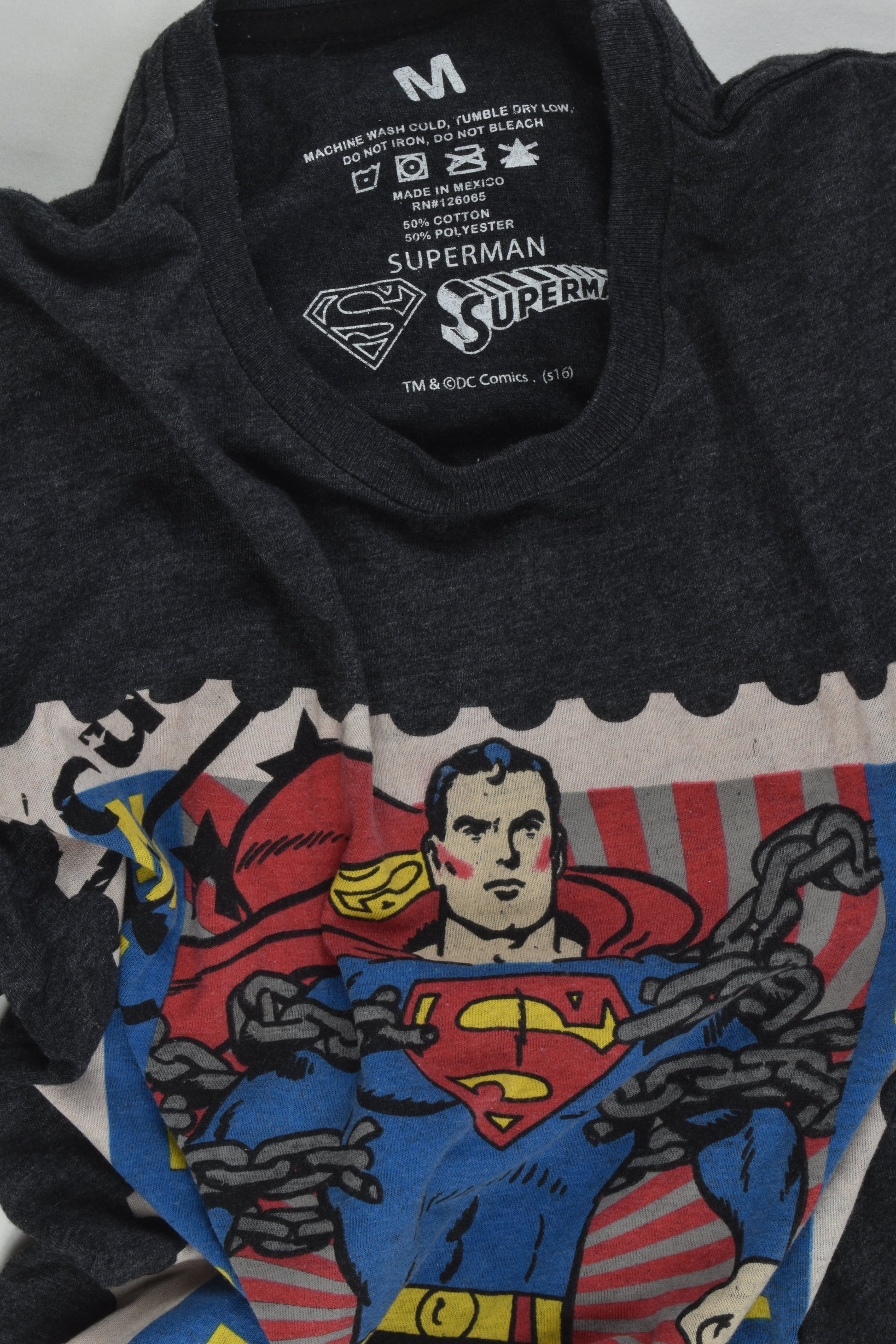 Superman Size approx 8-10 (M) T-shirt