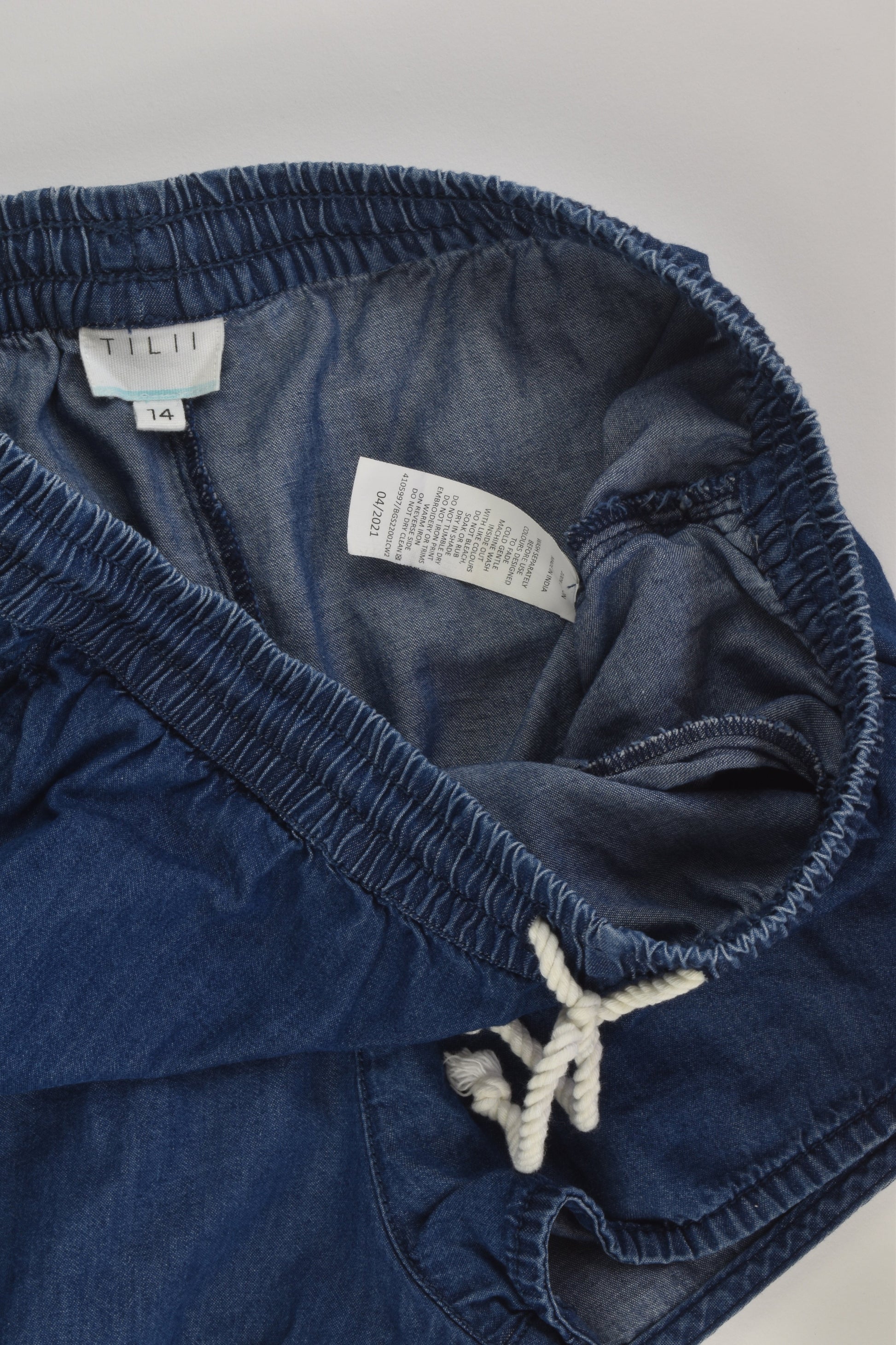 Tilii Size 14 Lightweight Denim Shorts