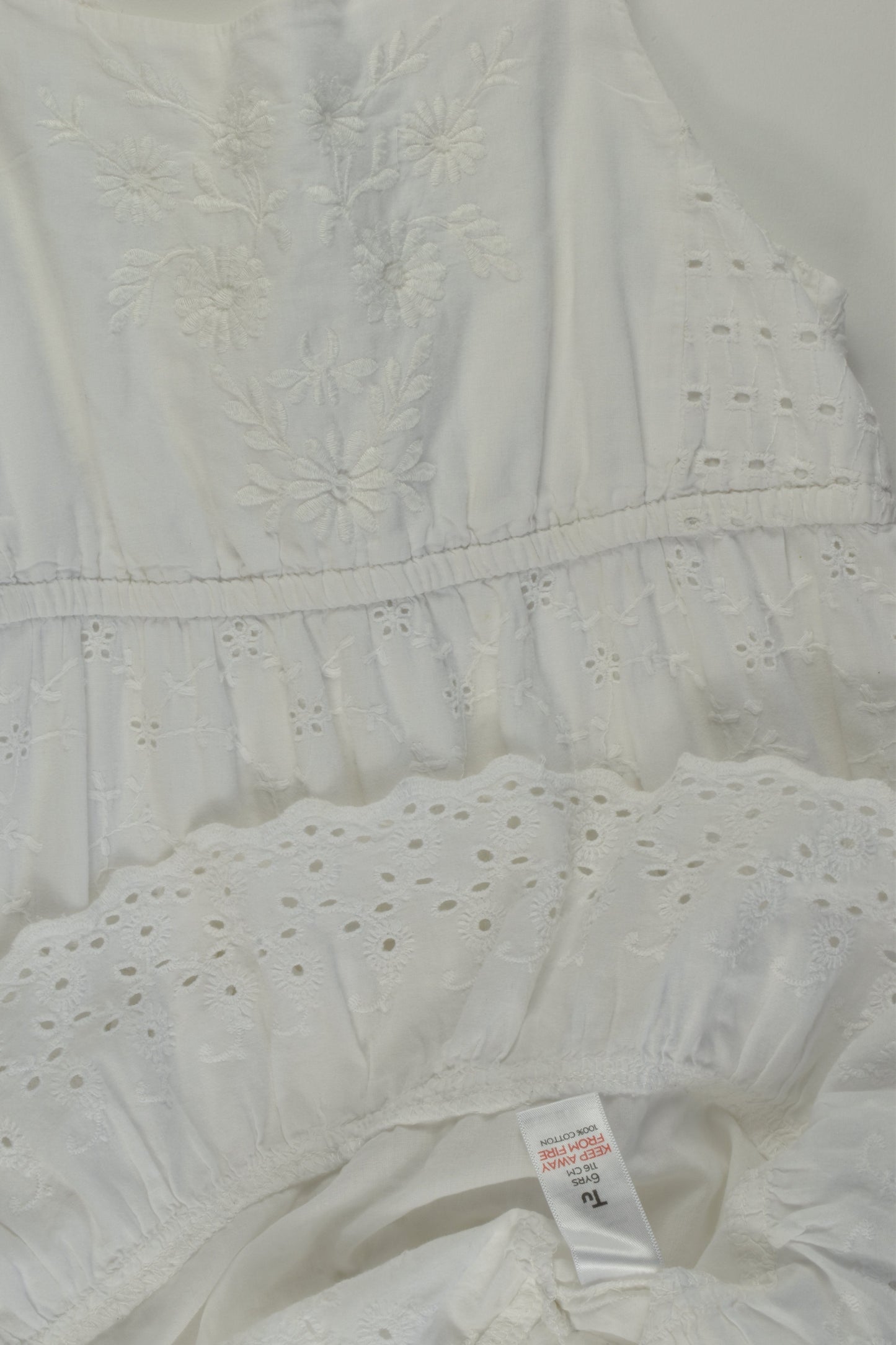 Tu Size 6 Lined Lined Embroidery Dress