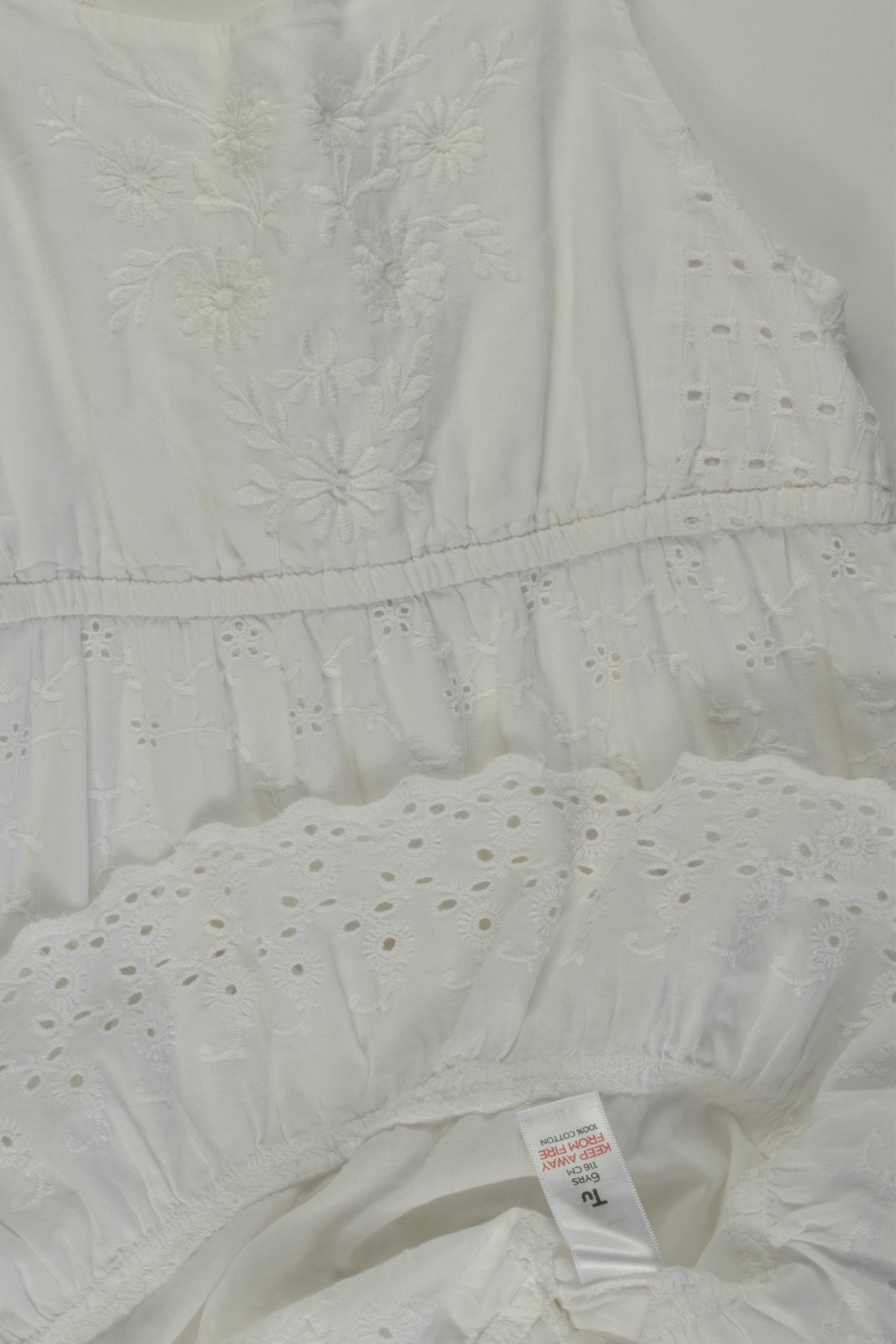 Tu Size 6 Lined Lined Embroidery Dress