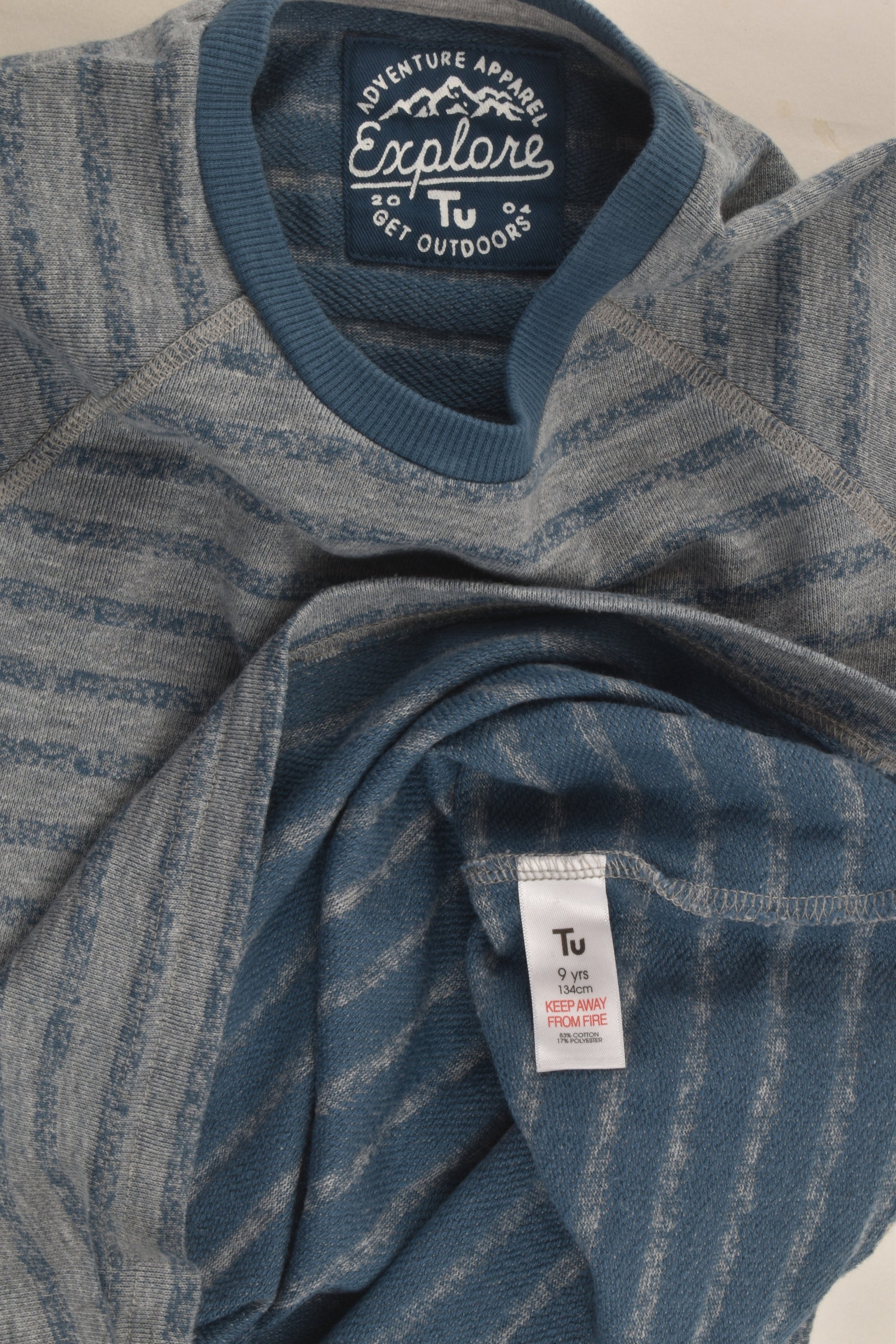 Tu Size 9 Thick T-shirt