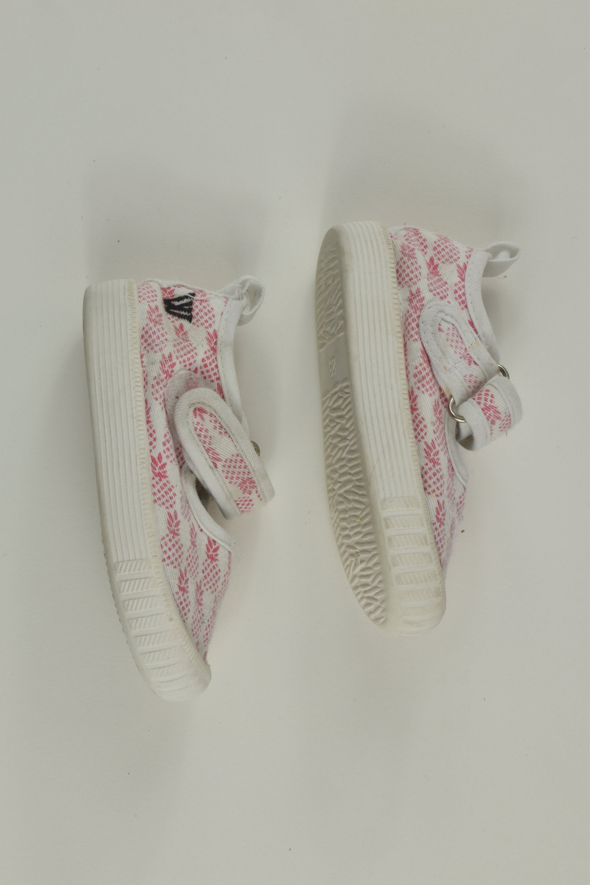 Walnut Melbourne Size EUR 23 Pineapples Shoes