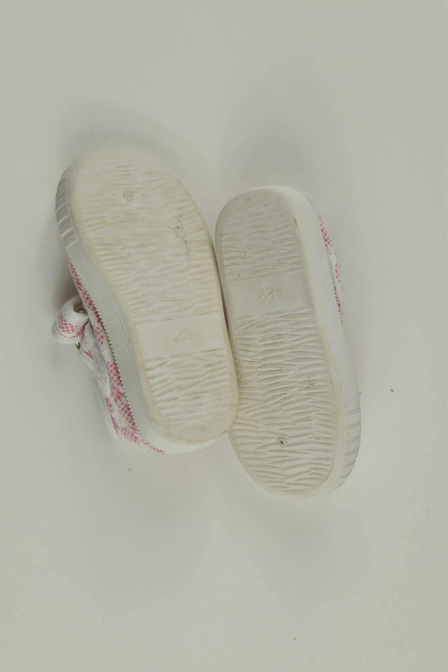 Walnut Melbourne Size EUR 23 Pineapples Shoes