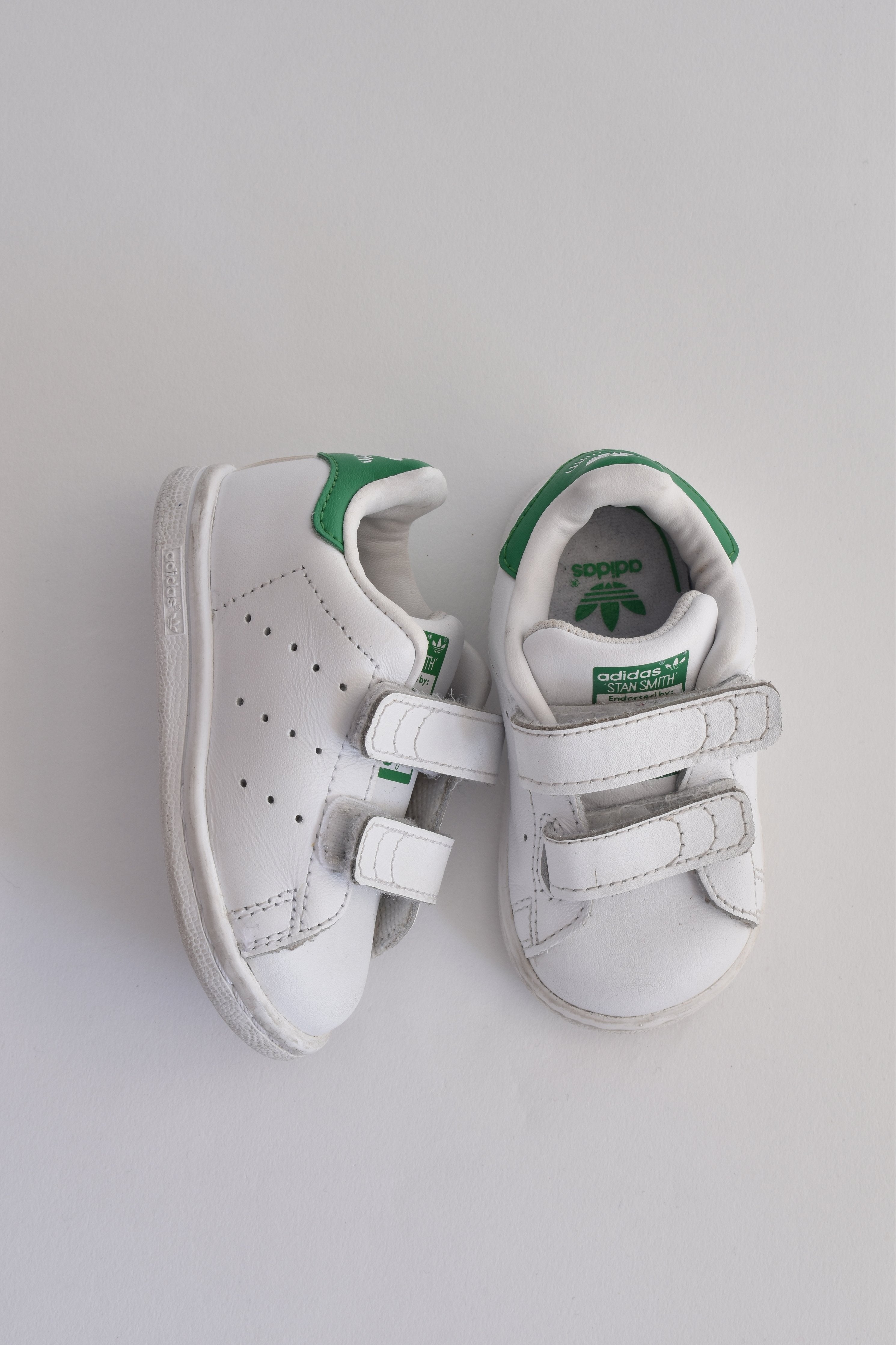 Adidas baby clearance sneakers size 3