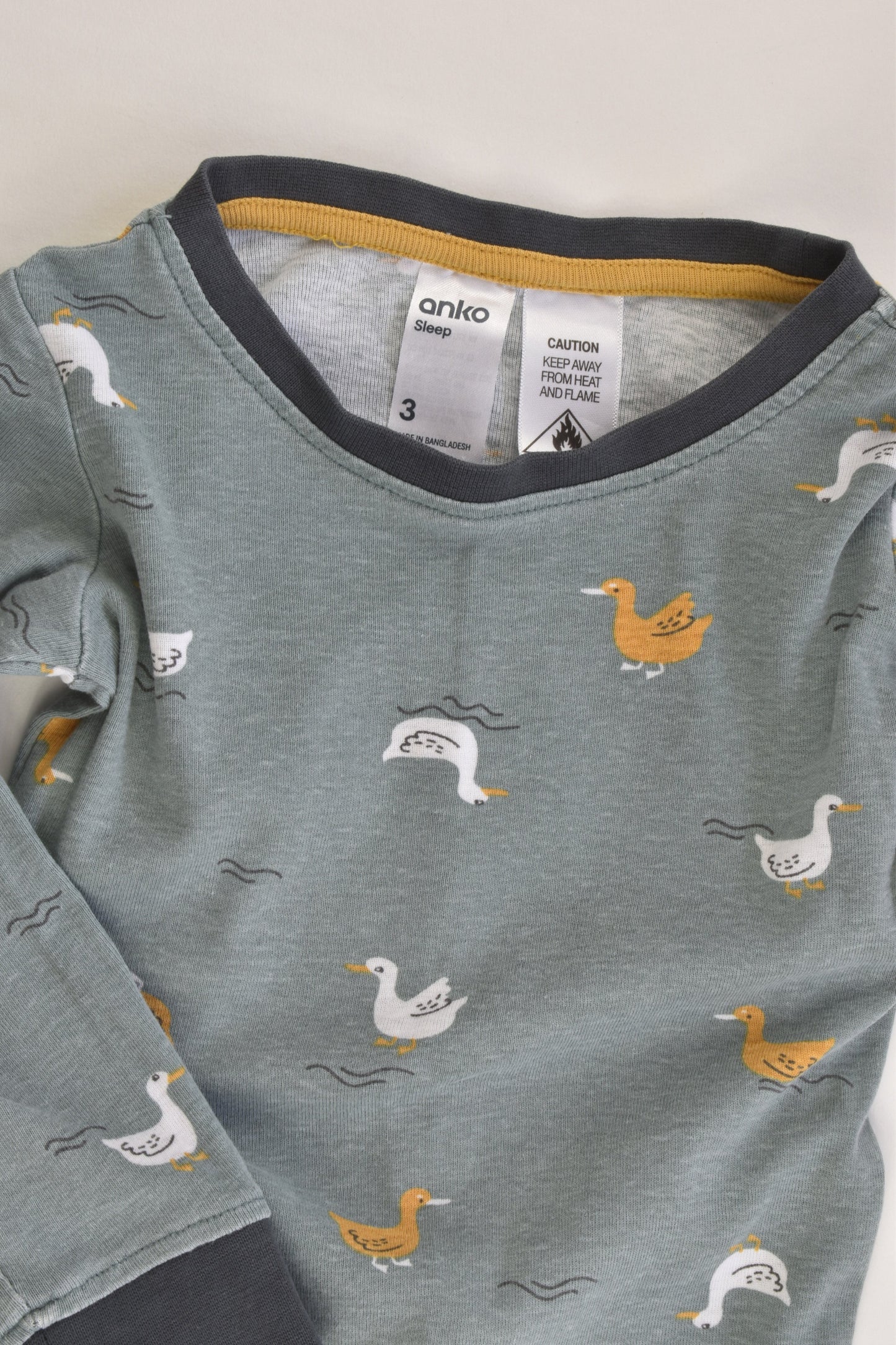 Anko Size 3 Ducks Top