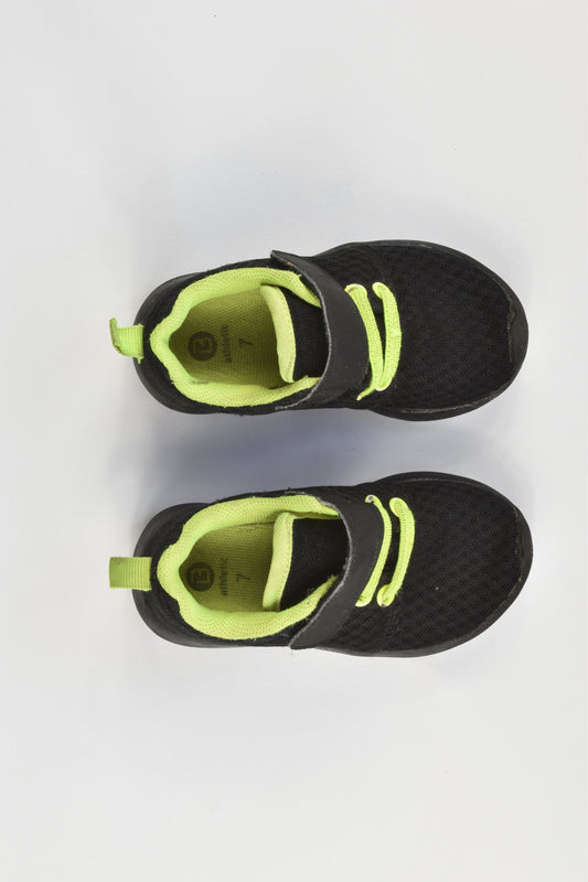 B Athletic Size 7 Sneakers