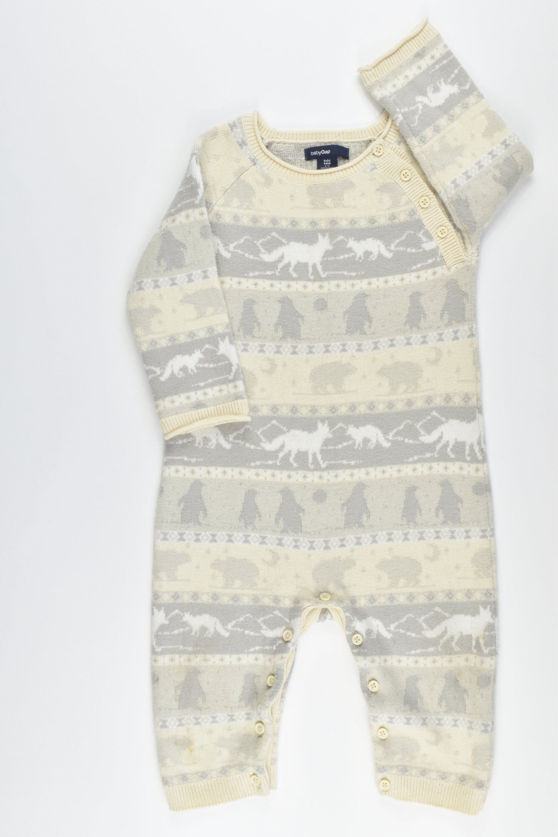 Baby Gap Size 0 (6-12 months) Knitted romper