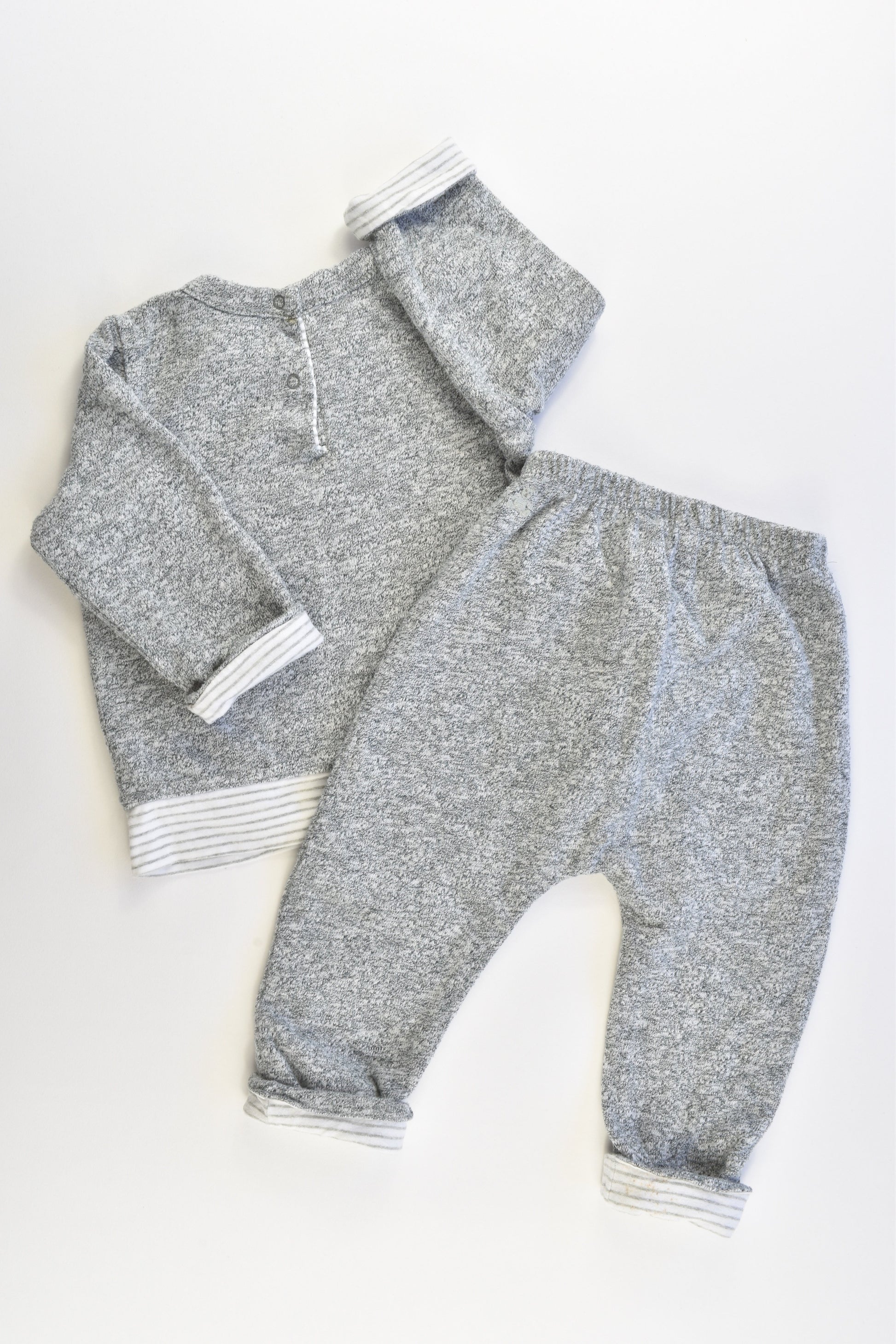 Baby Gap Size 0 (6-9 months) Reversible Lined Sweater and Pants