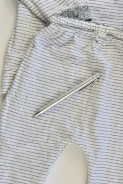 Baby Gap Size 0 (6-9 months) Reversible Lined Sweater and Pants