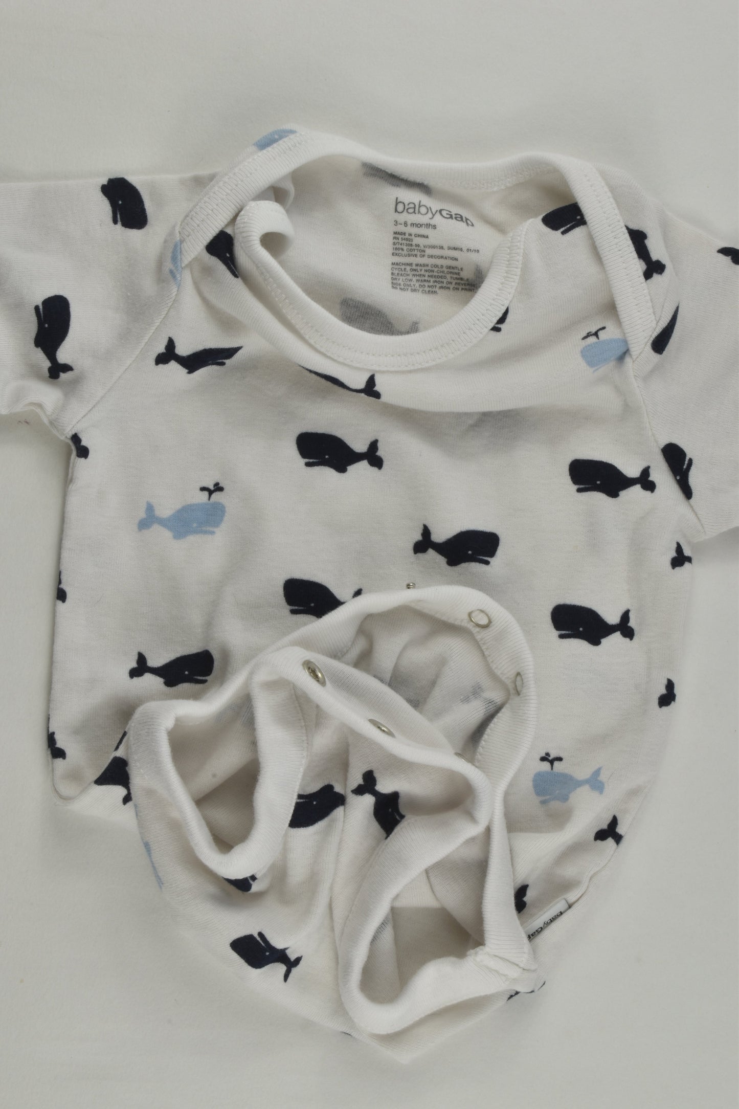 Baby Gap Size 00 (3-6 months) Whale Bodysuit