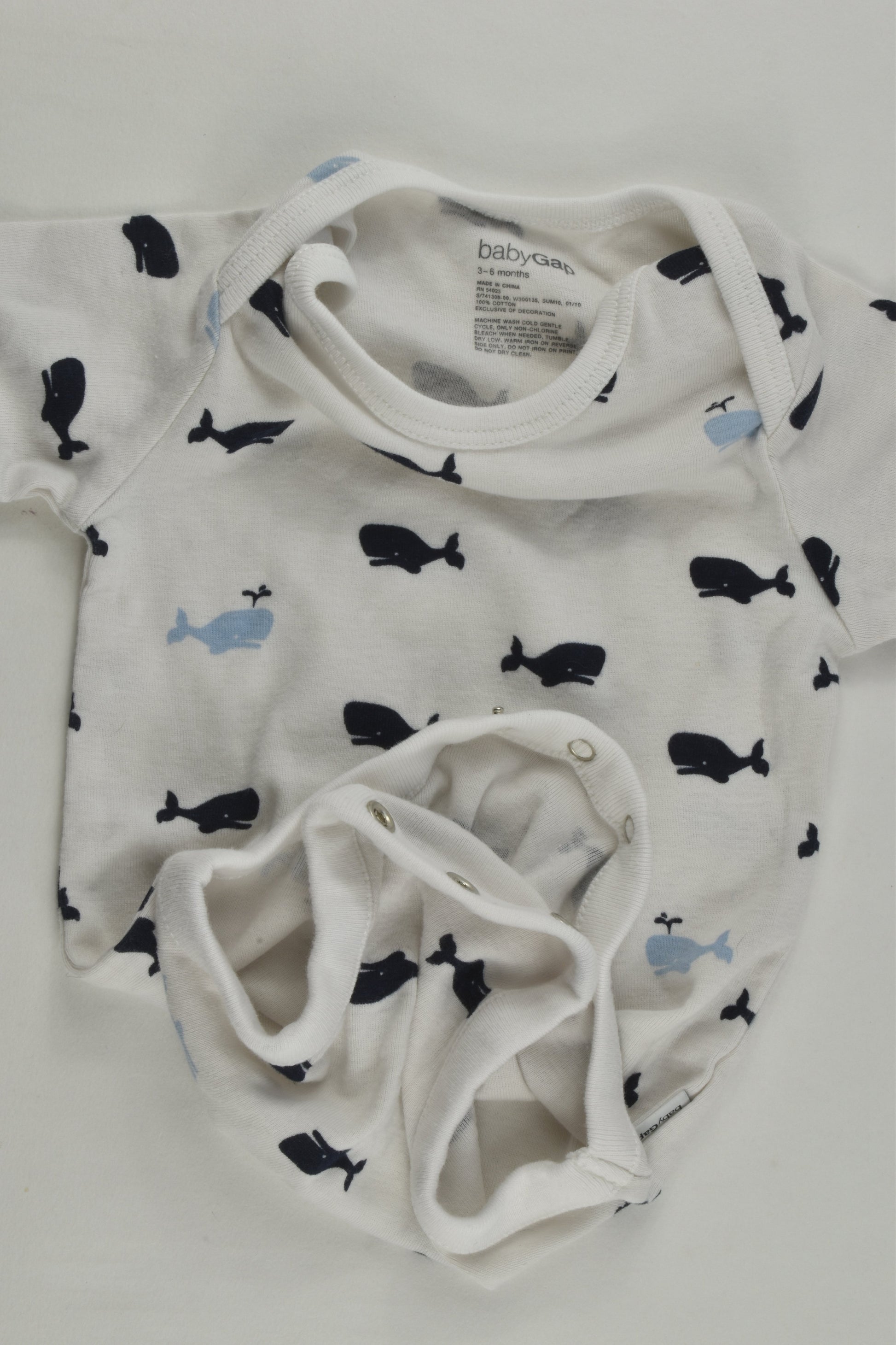Baby Gap Size 00 (3-6 months) Whale Bodysuit