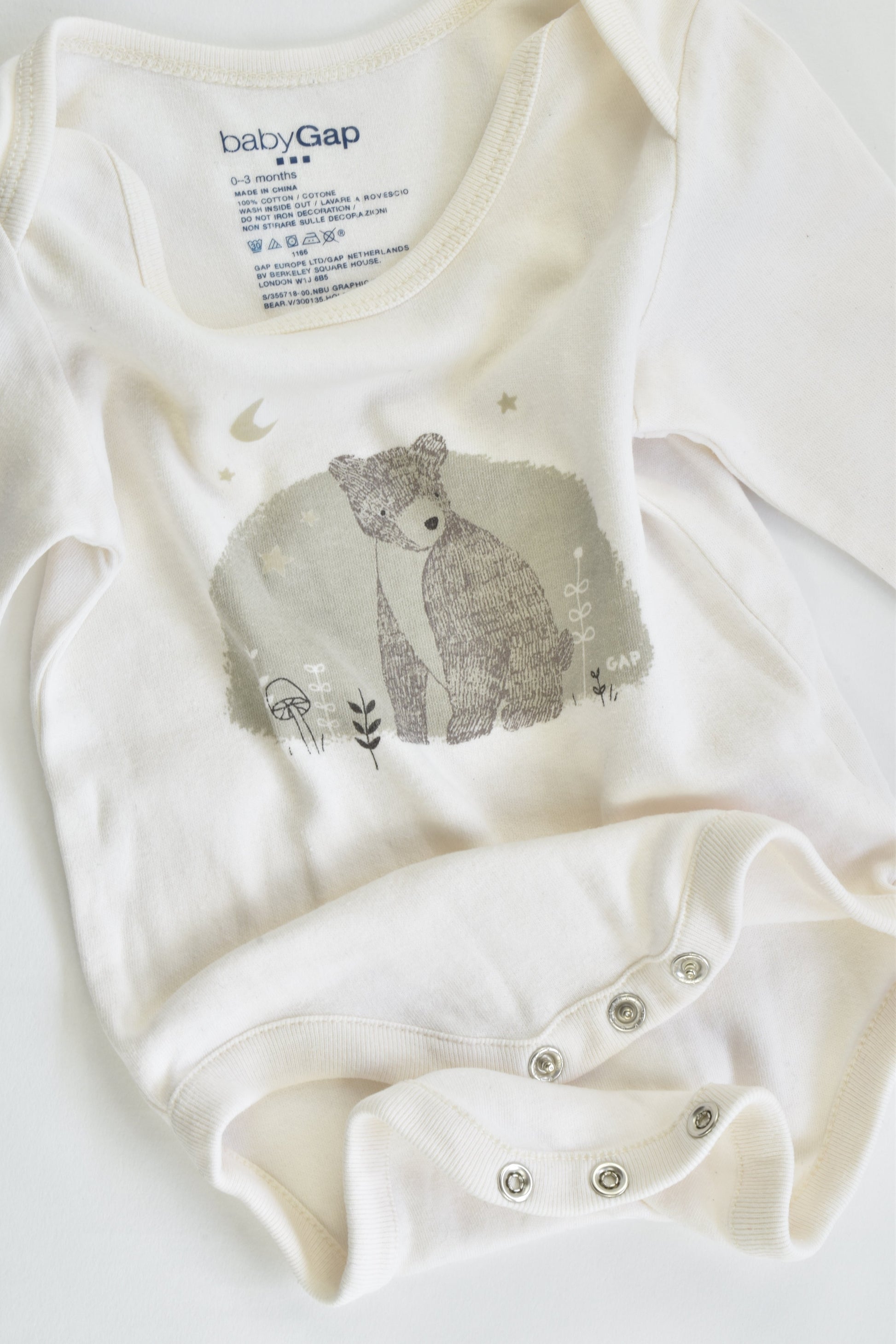 Baby Gap Size 000 (0-3 months) Bear Bodysuit
