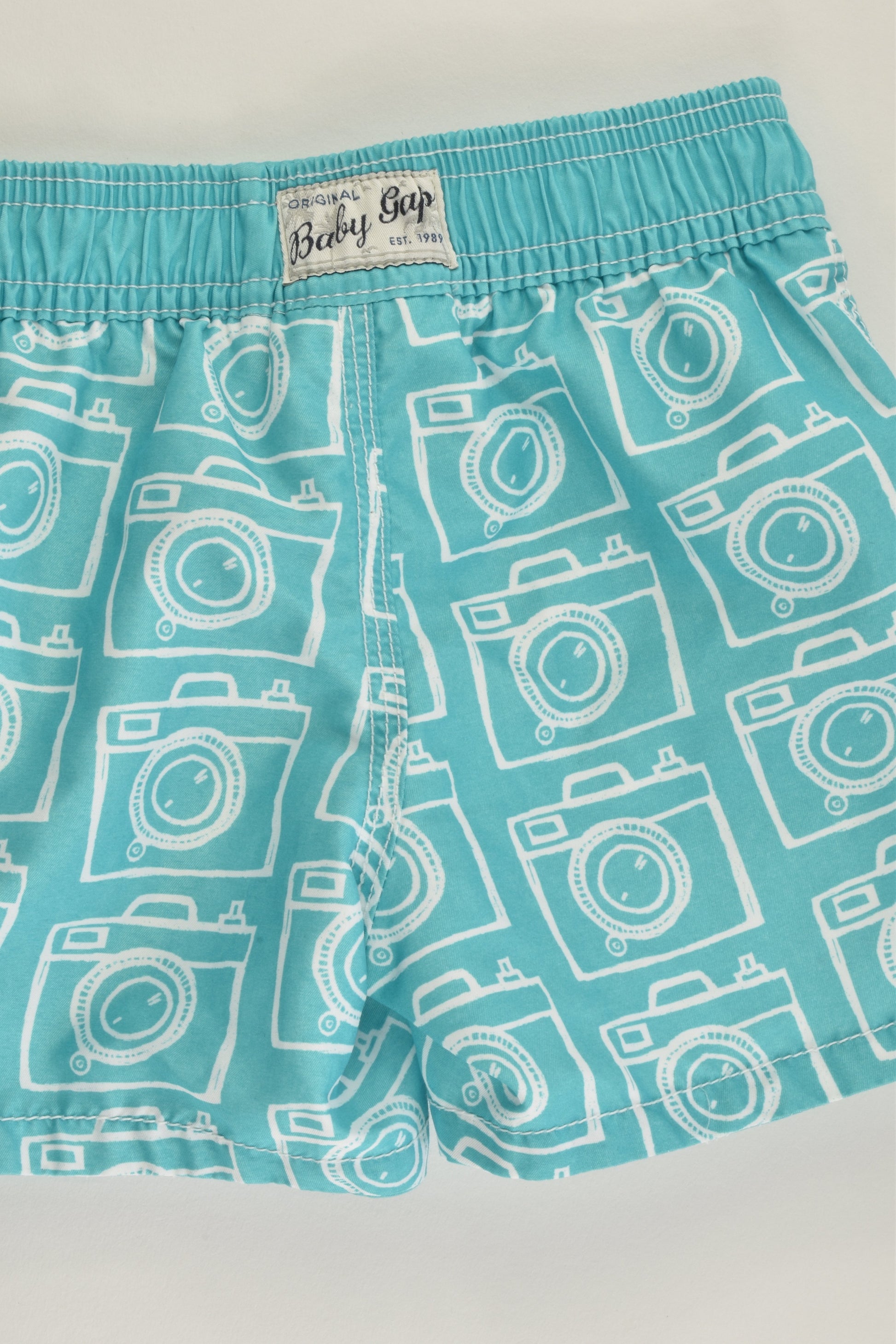 Baby Gap Size 1-2 (90 cm) Cameras Board Shorts