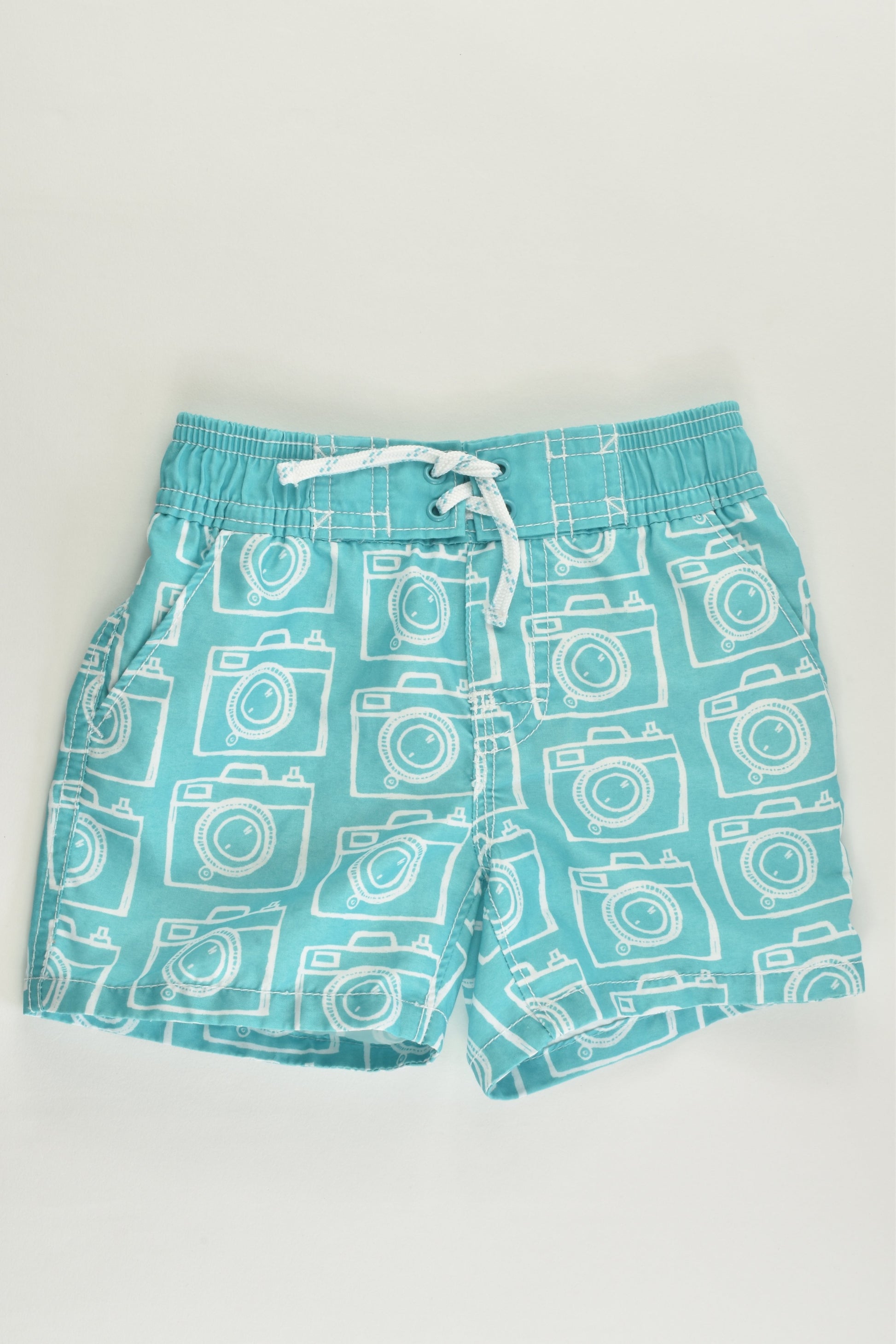 Baby Gap Size 1-2 (90 cm) Cameras Board Shorts