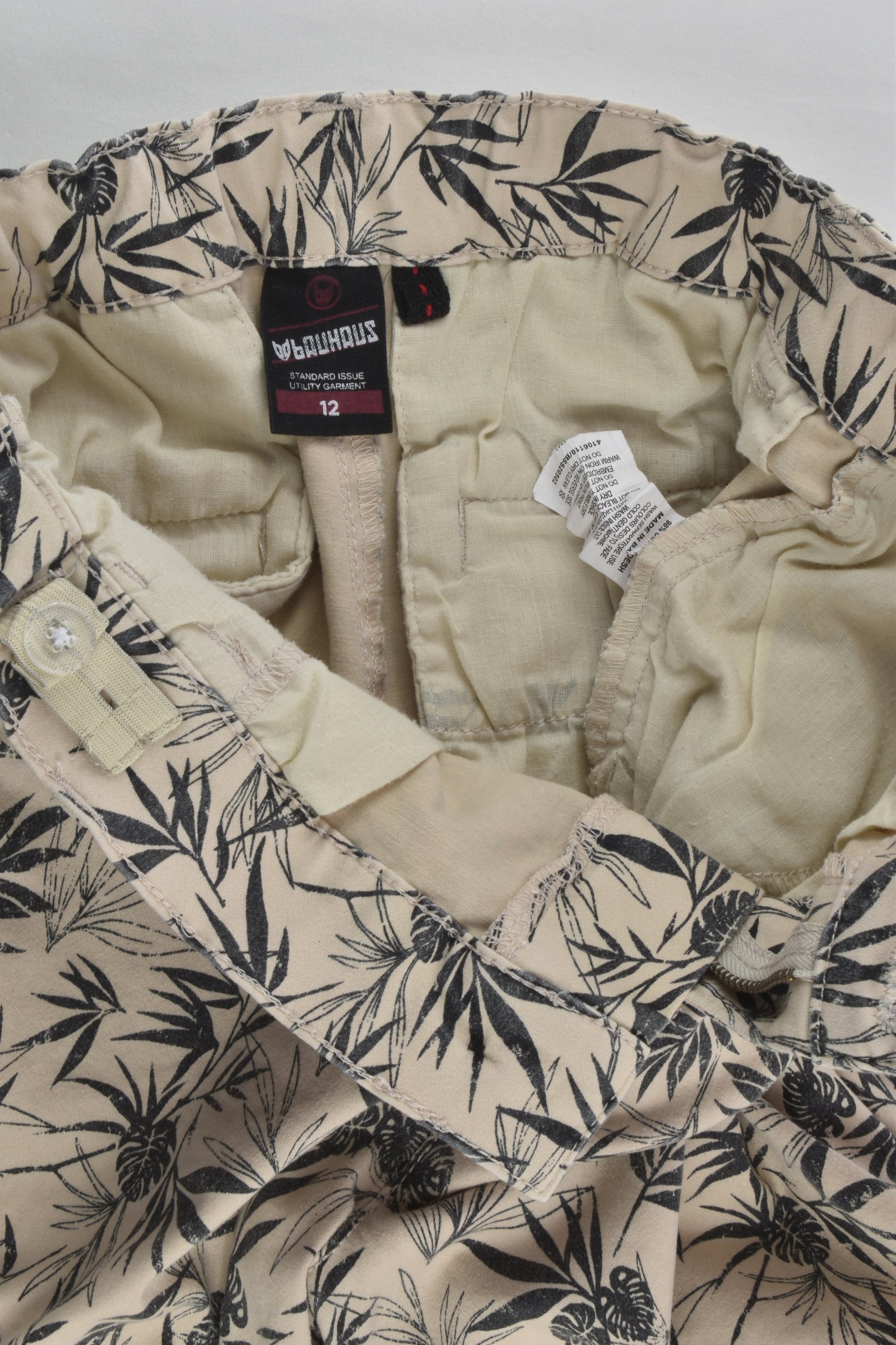 Bauhaus Size 12 Leaves Shorts