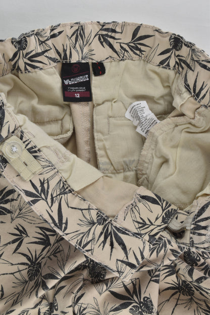 Bauhaus Size 12 Leaves Shorts