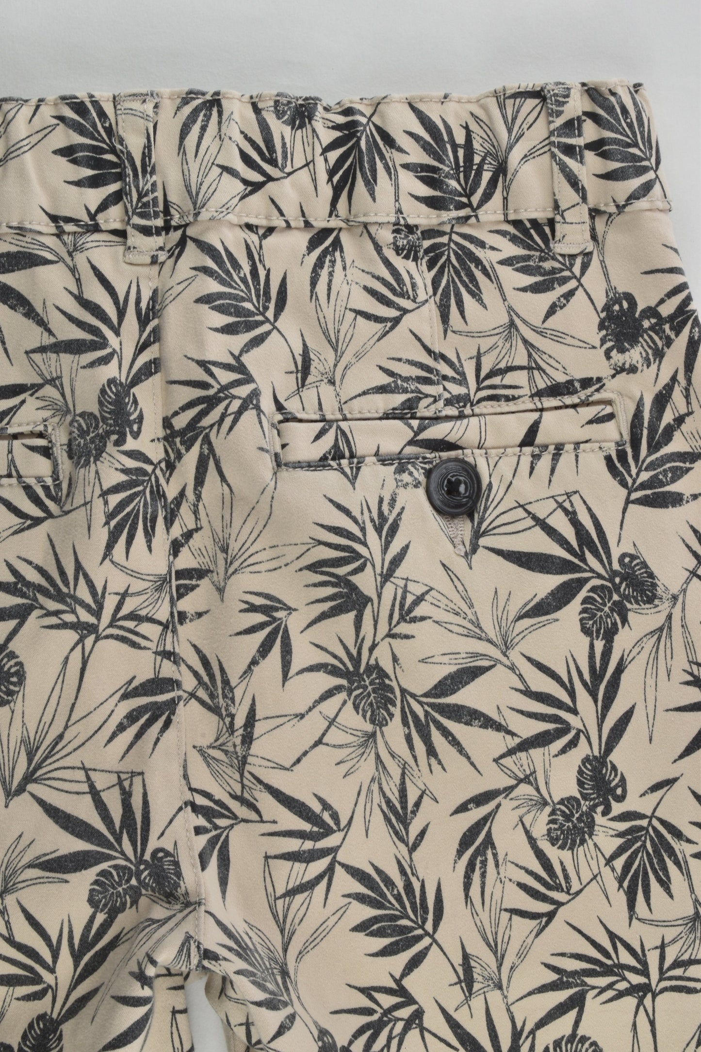 Bauhaus Size 12 Leaves Shorts