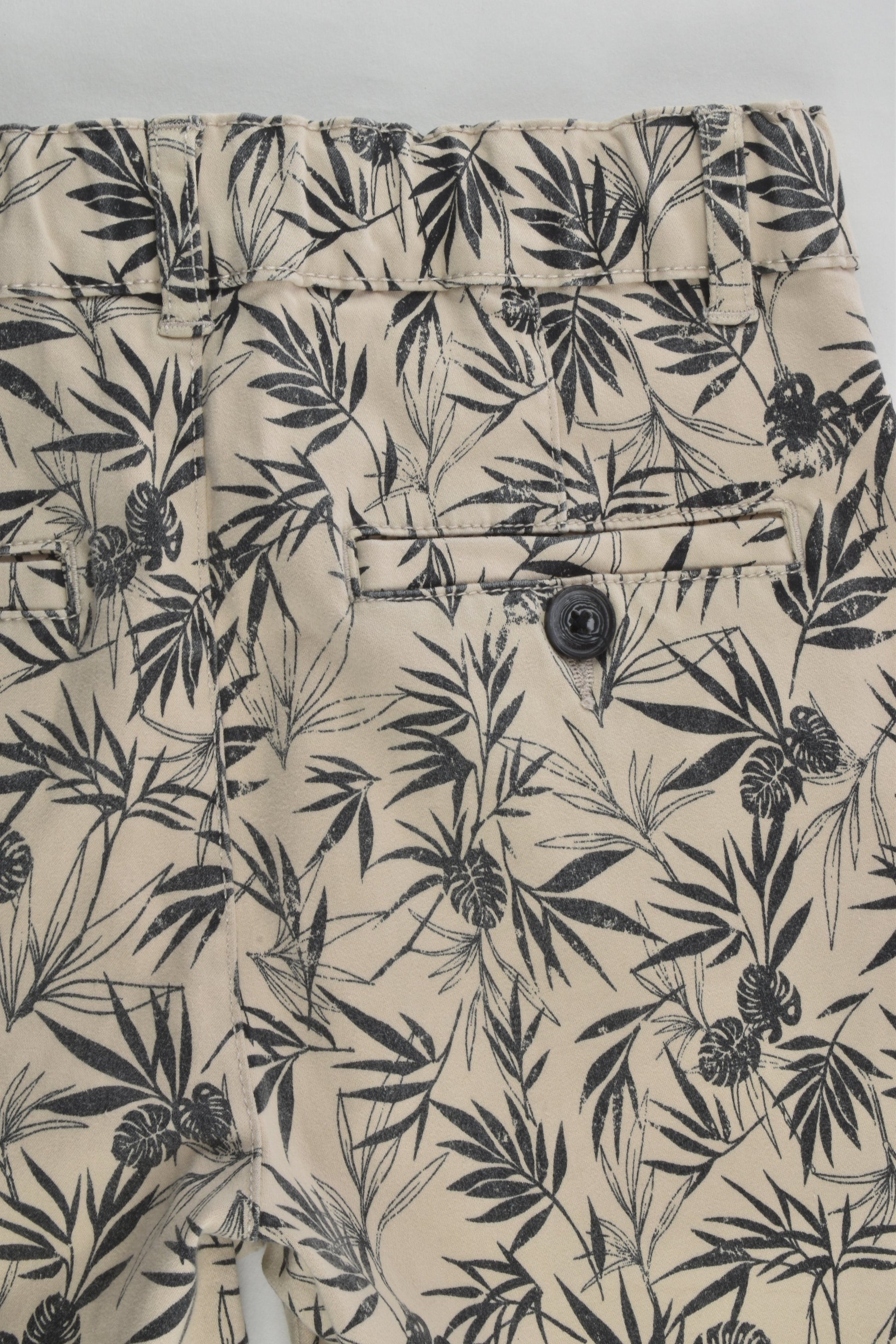 Bauhaus Size 12 Leaves Shorts