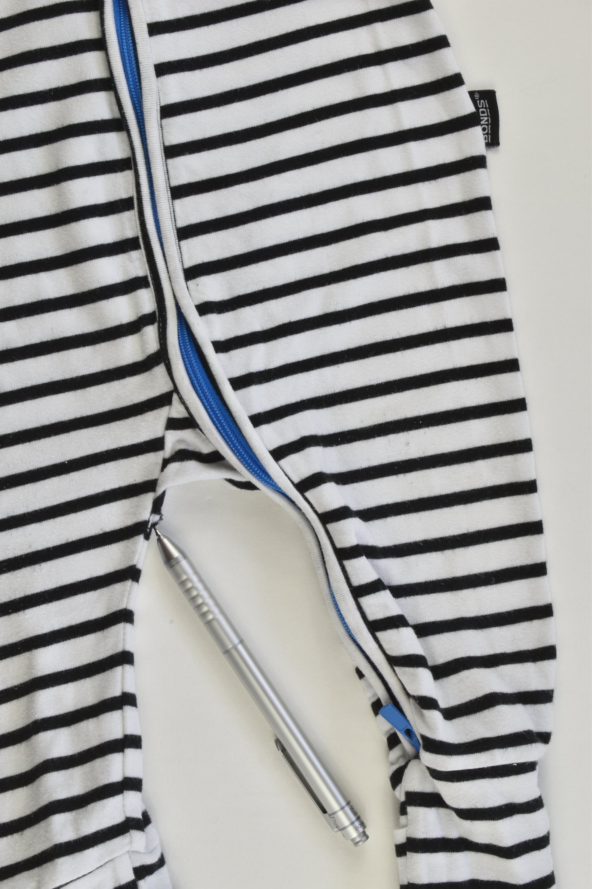 Bonds Size 00 (3-6 months) Striped Wondersuit