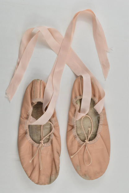 Brand Unknown Size 2C Leather Ballet Slippers