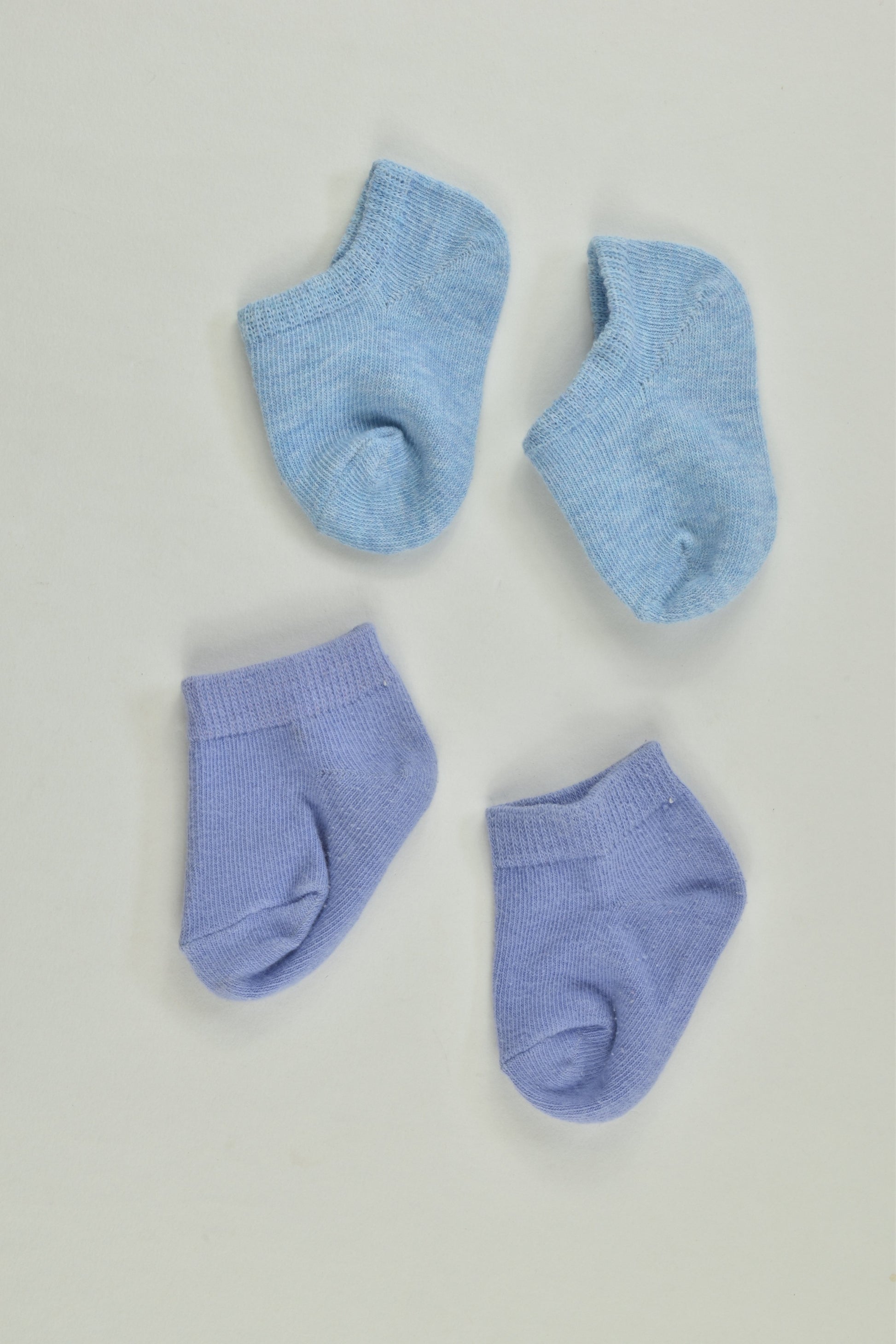 Brand Unknown Size approx 0-3 months Baby Socks