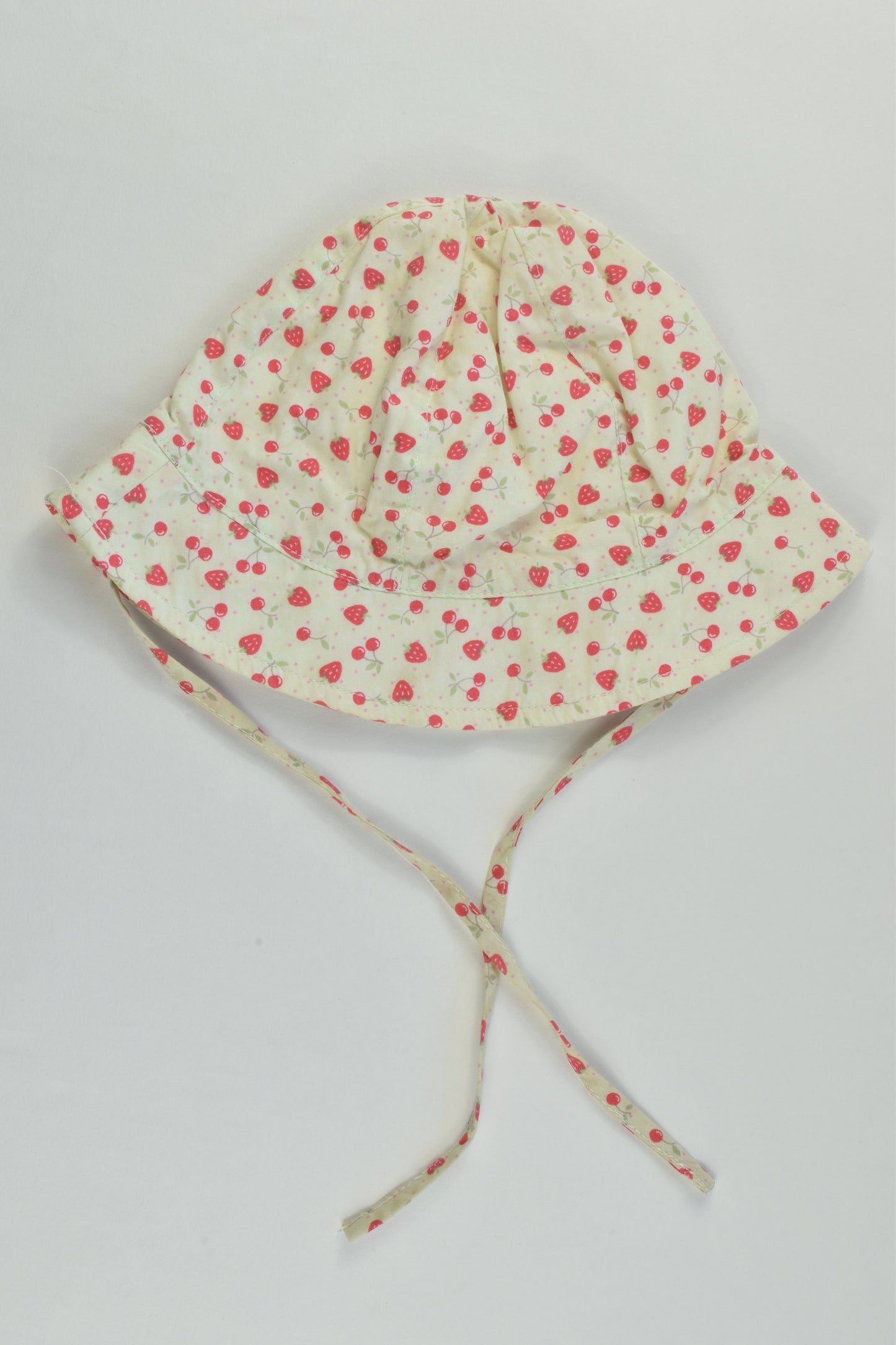 Brand Unknown Size approx 1 year Strawberries Sun Hat