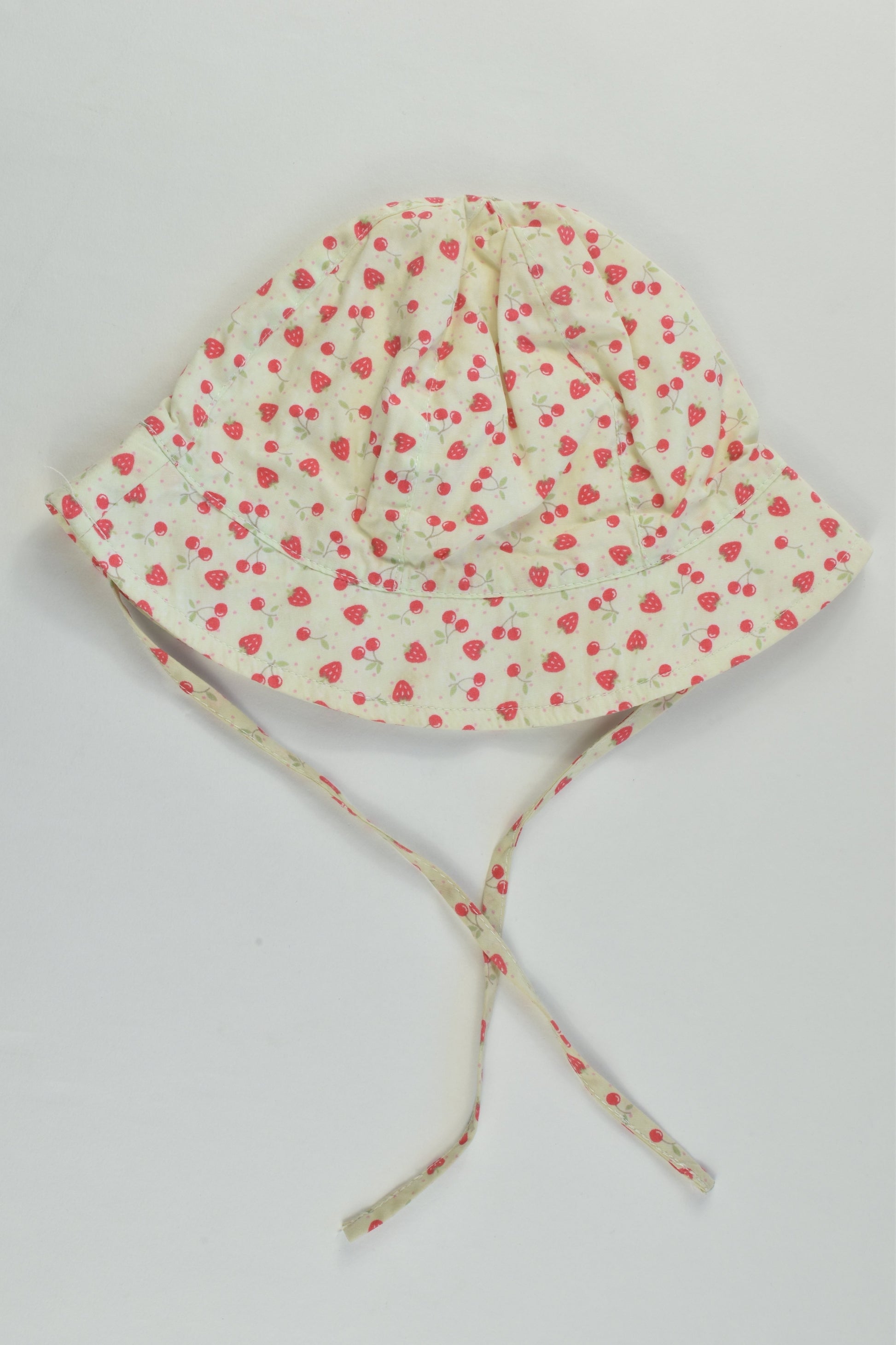 Brand Unknown Size approx 1 year Strawberries Sun Hat