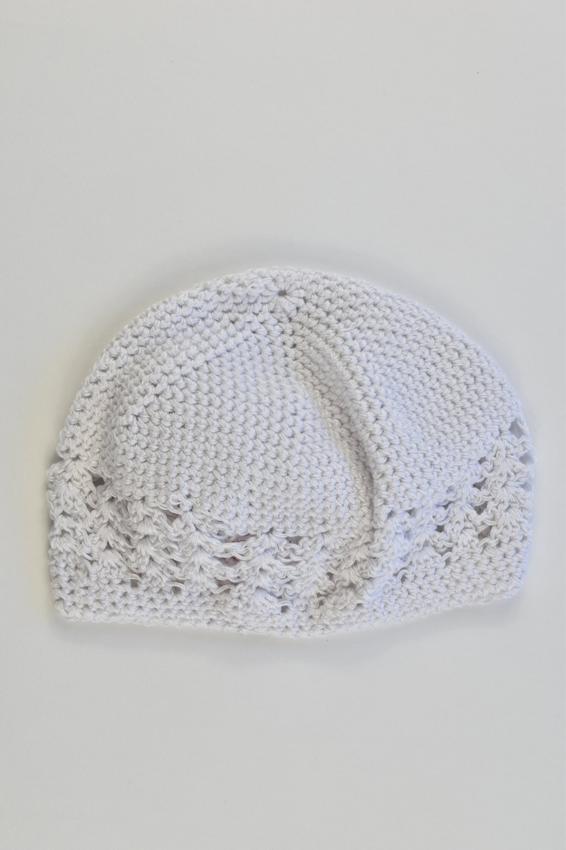 Brand Unknown Size approx 2-4 Knitted Beanie